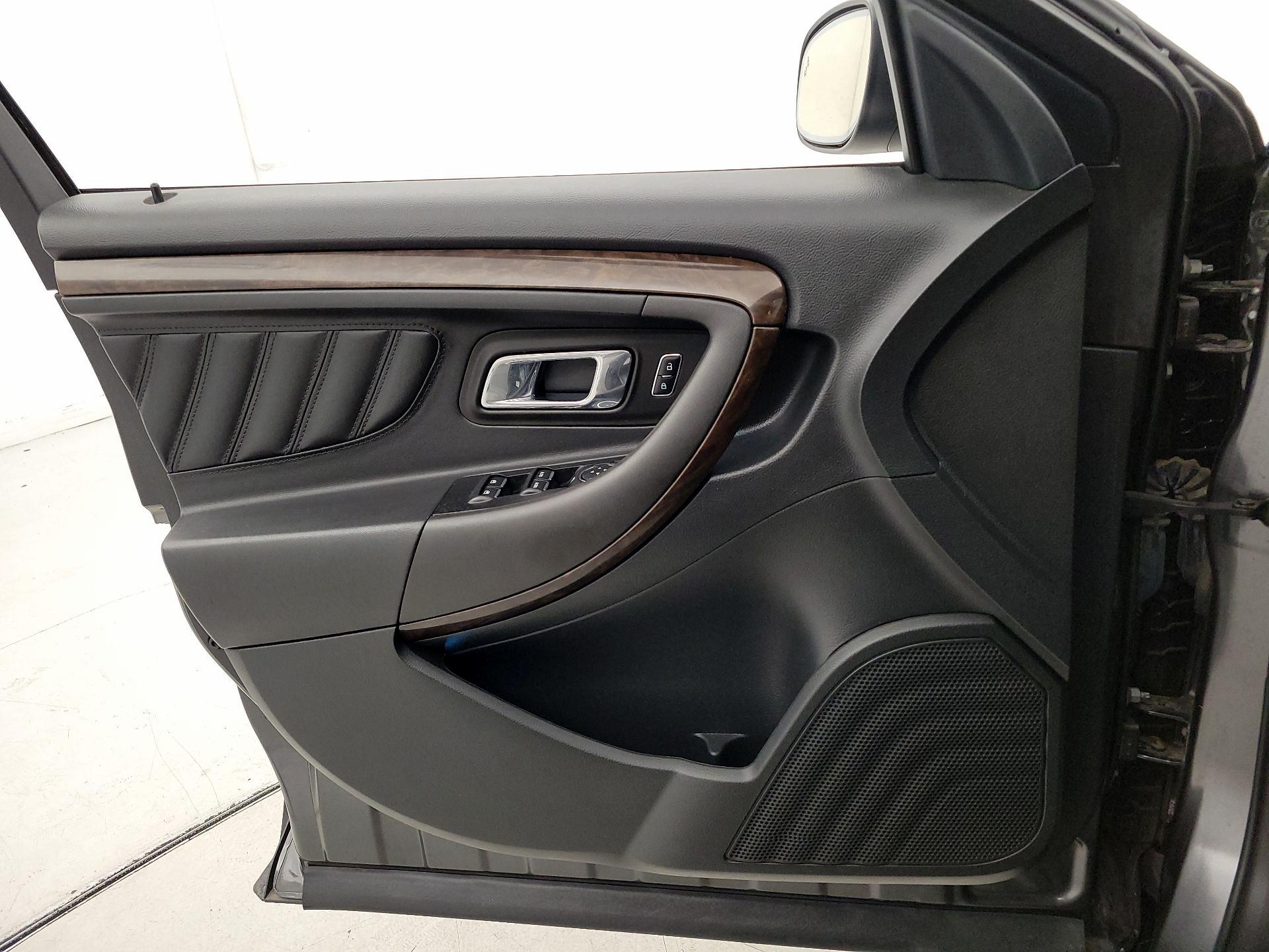 Thumbnail: 2015 Ford Taurus - 12