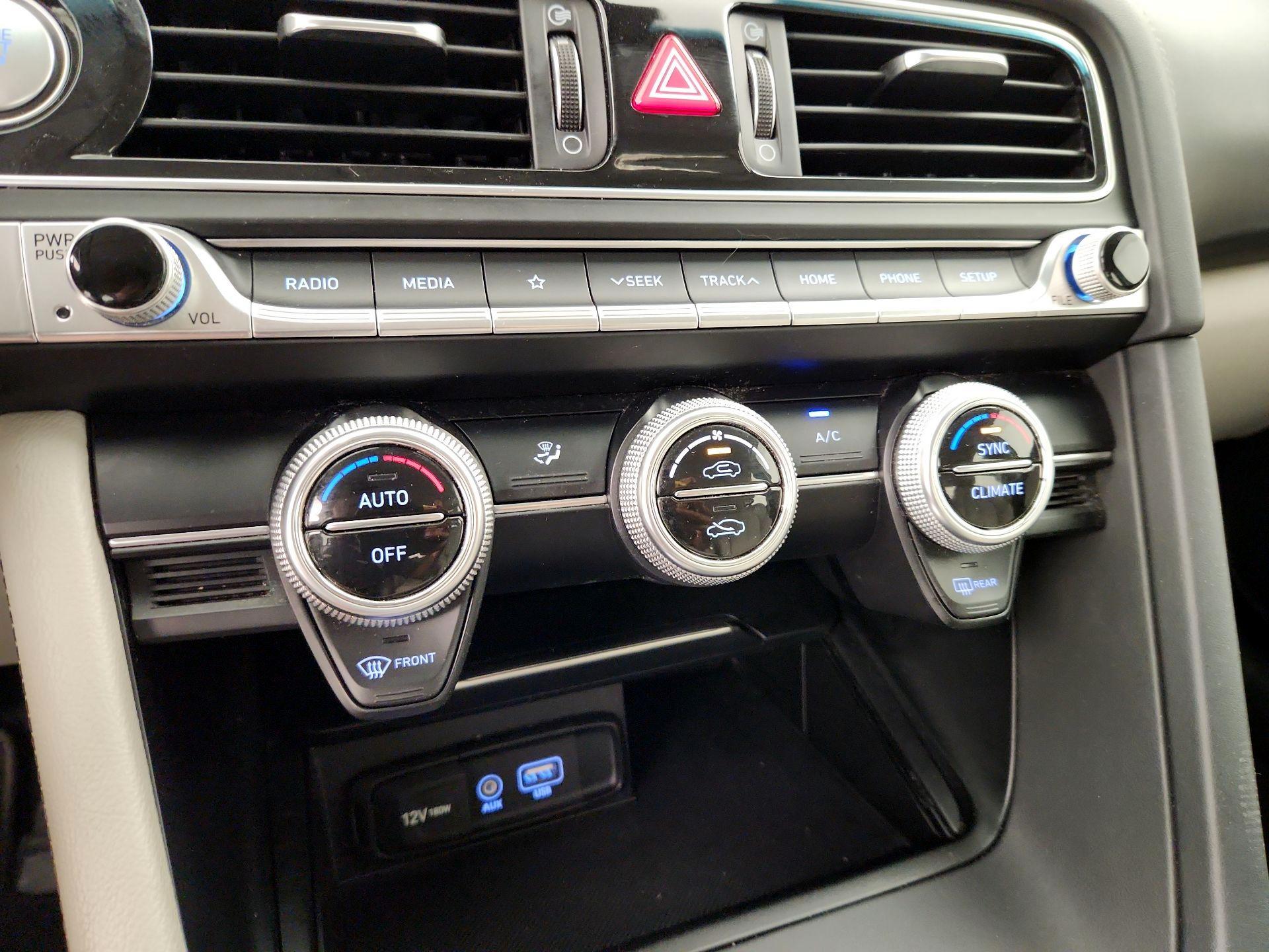 Thumbnail: 2020 Genesis G70 - 16