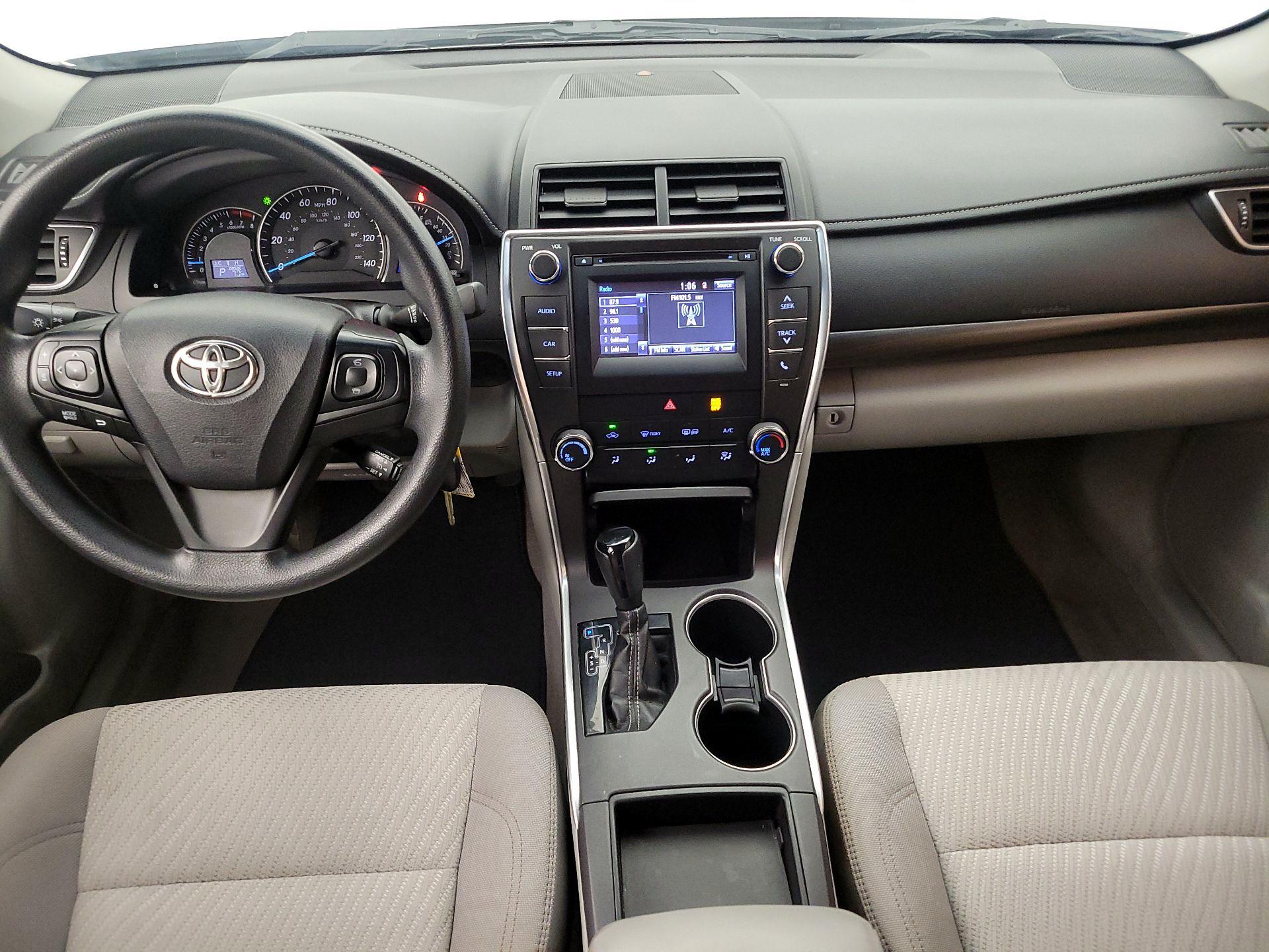 Thumbnail: 2015 Toyota Camry - 9