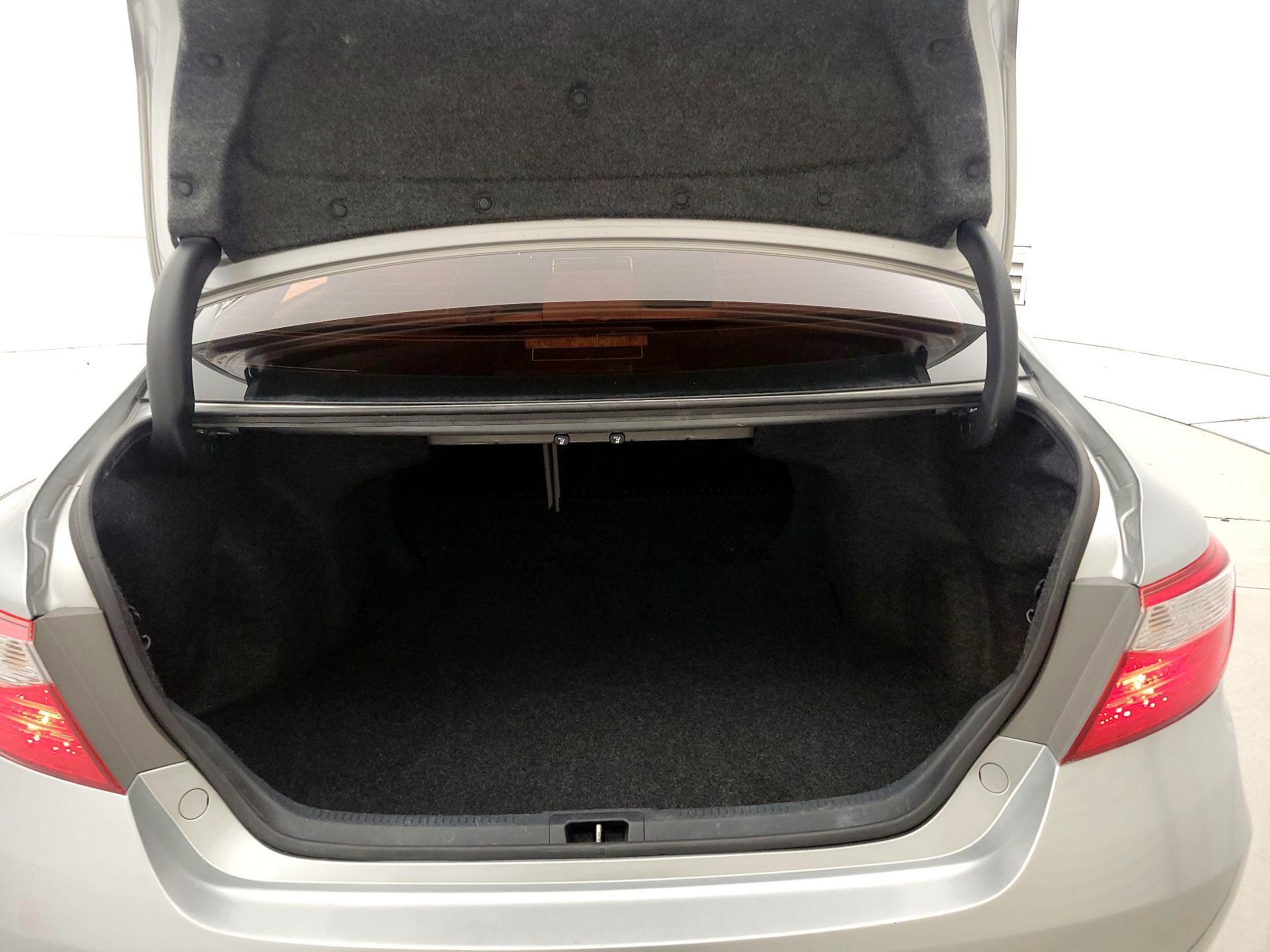 Thumbnail: 2015 Toyota Camry - 20