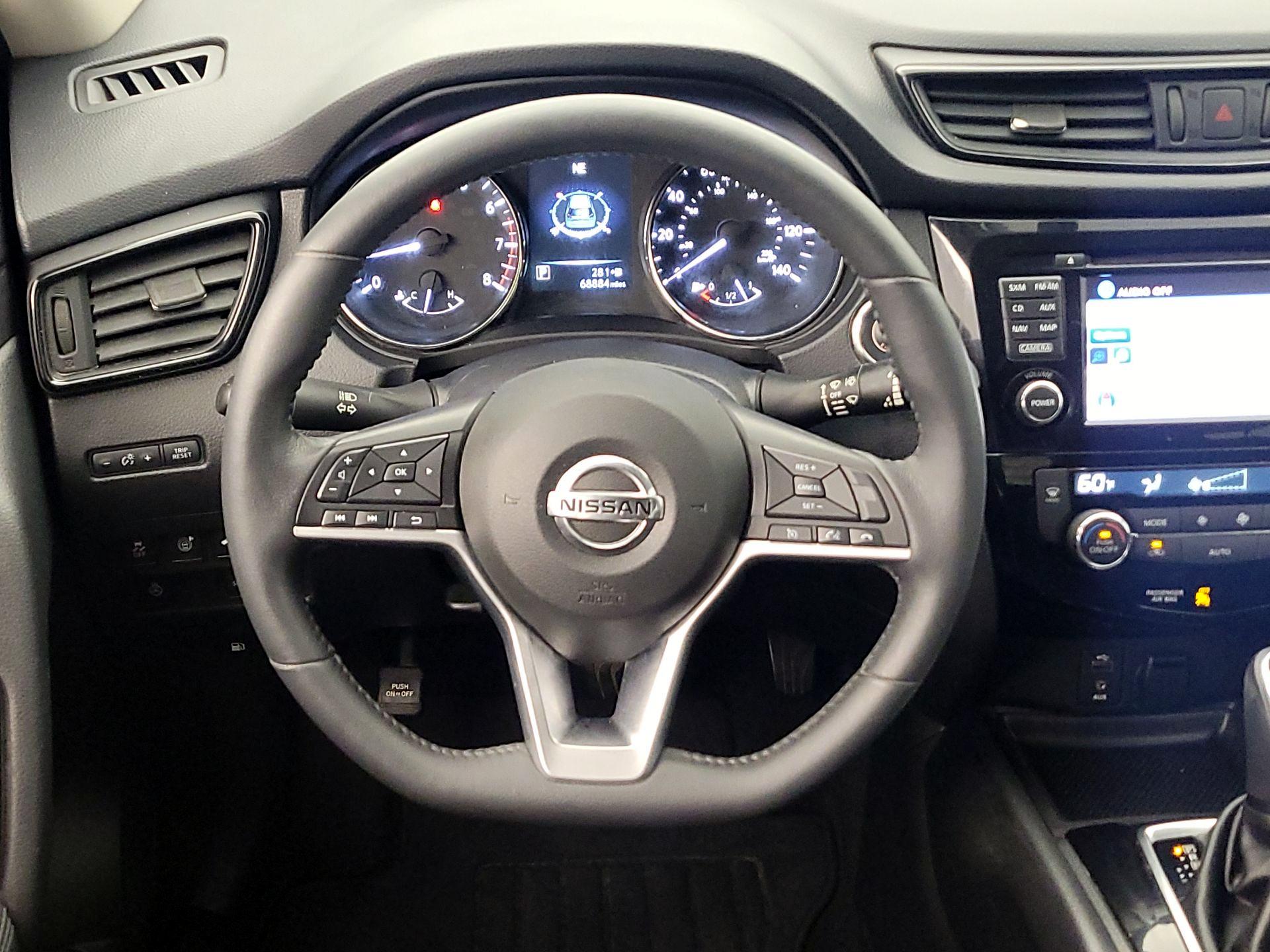 Thumbnail: 2017 Nissan Rogue - 10