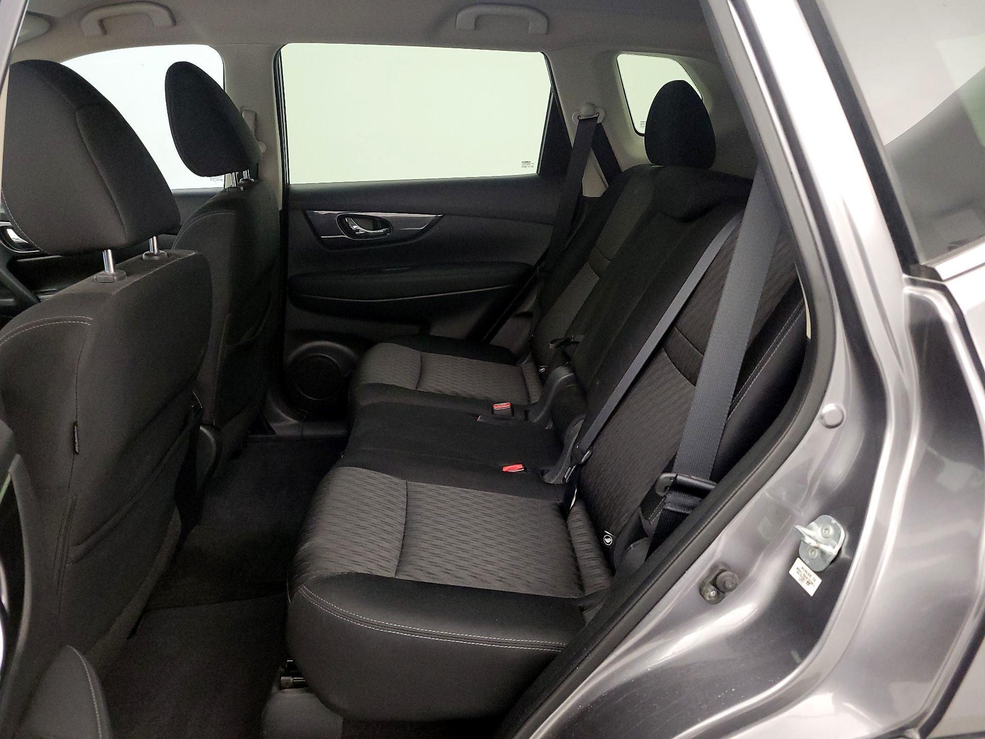 Thumbnail: 2017 Nissan Rogue - 20