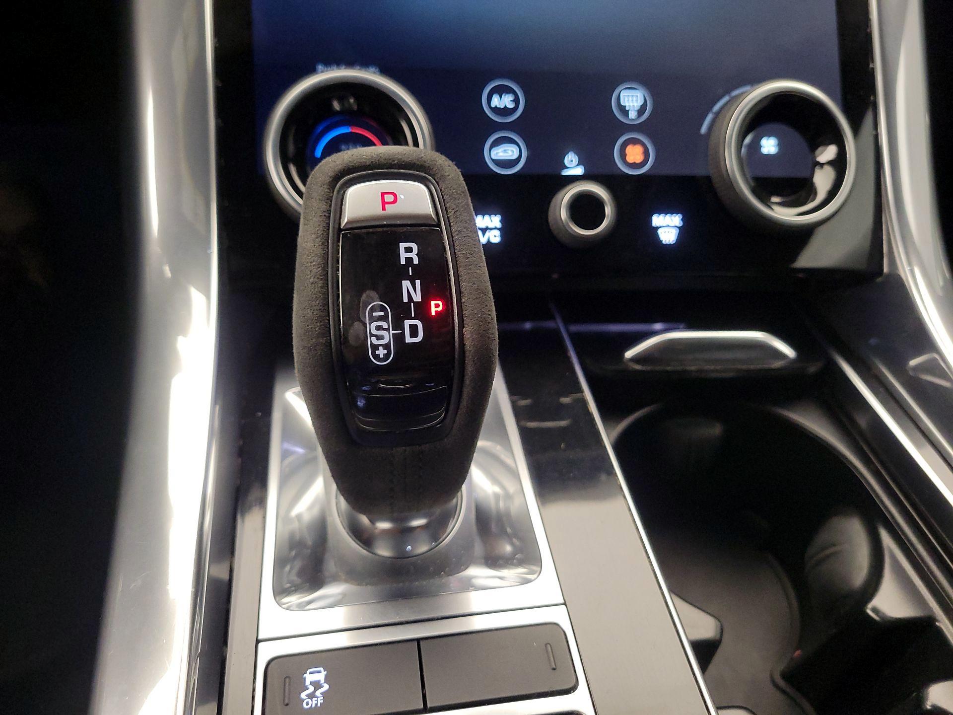 Thumbnail: 2020 Land Rover Range Rover Sport - 17