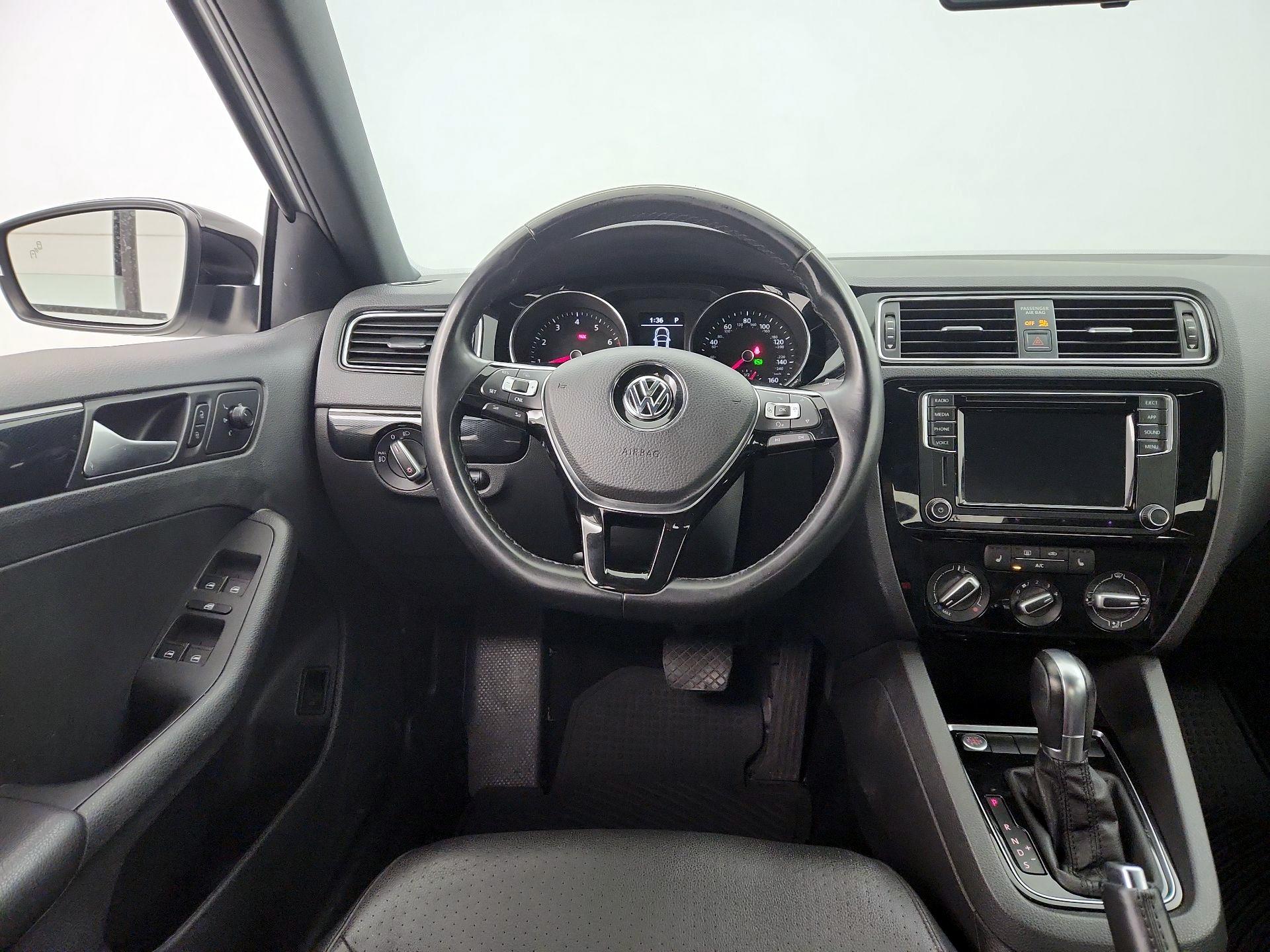 Thumbnail: 2018 Volkswagen Jetta - 10