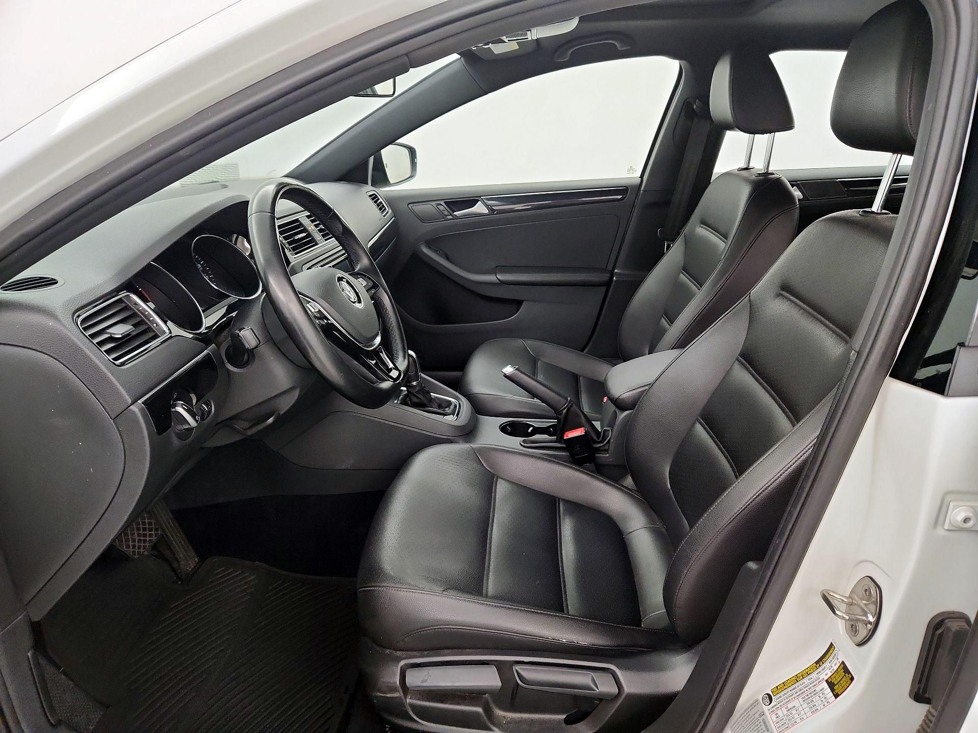 Thumbnail: 2018 Volkswagen Jetta - 11