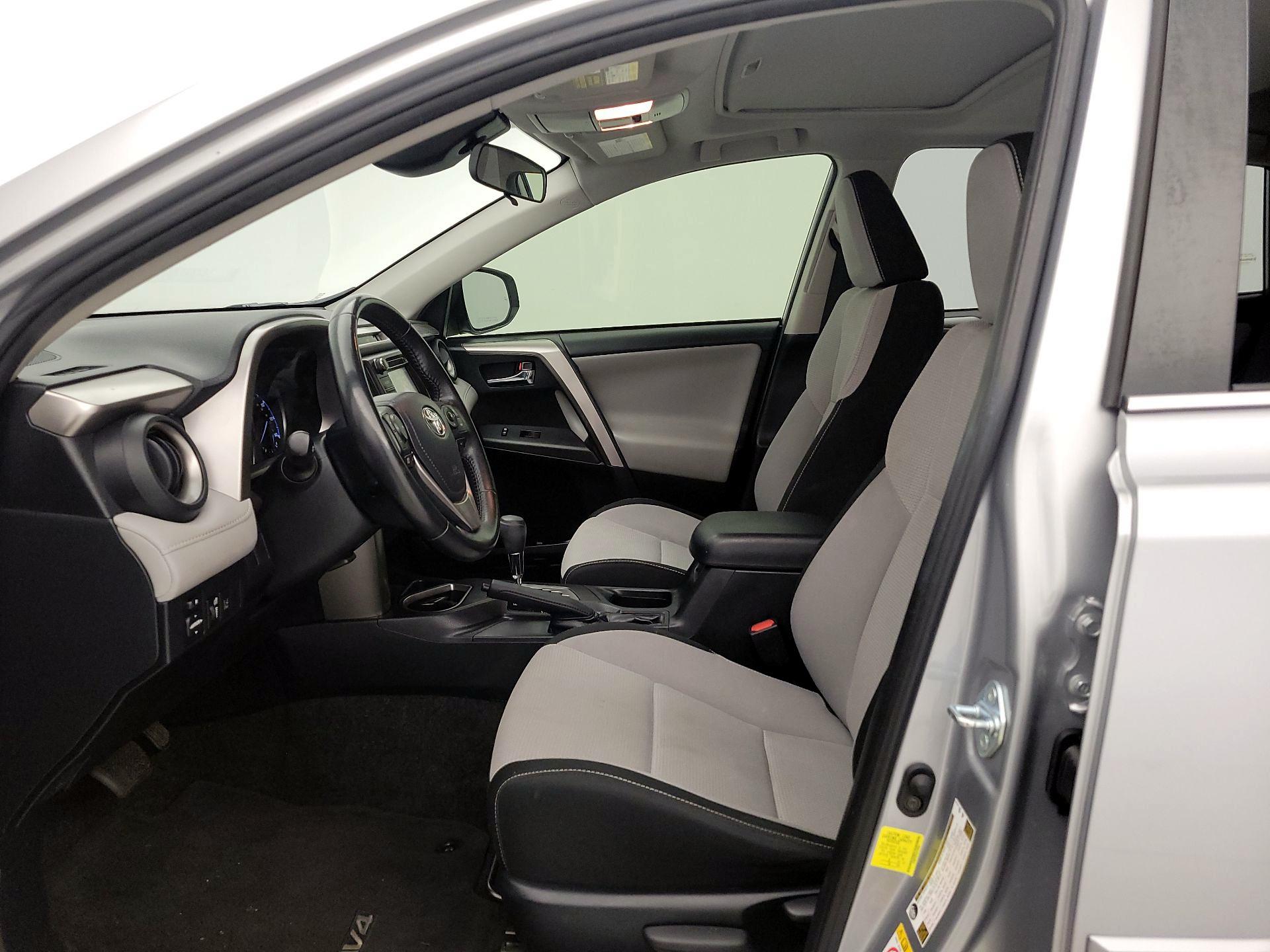 Thumbnail: 2018 Toyota RAV4 - 11