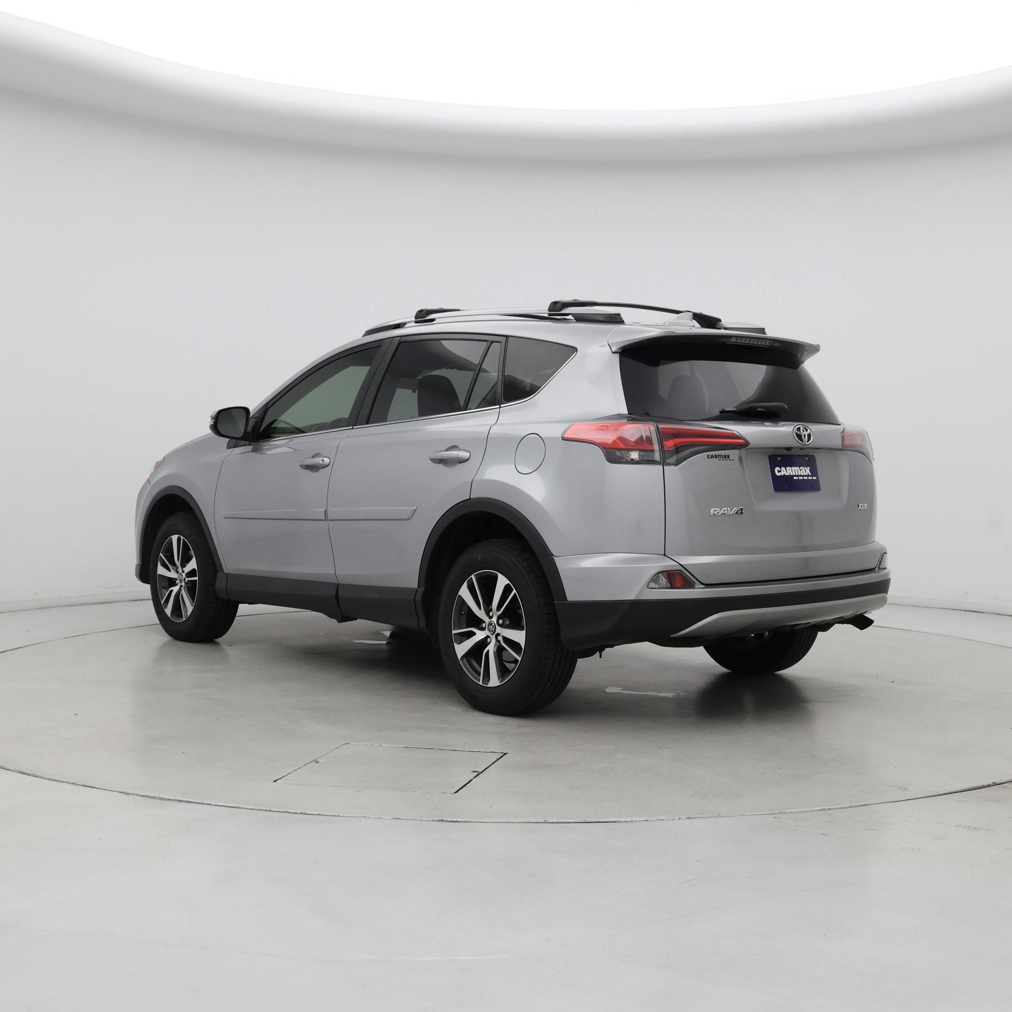 Thumbnail: 2018 Toyota RAV4 - 2