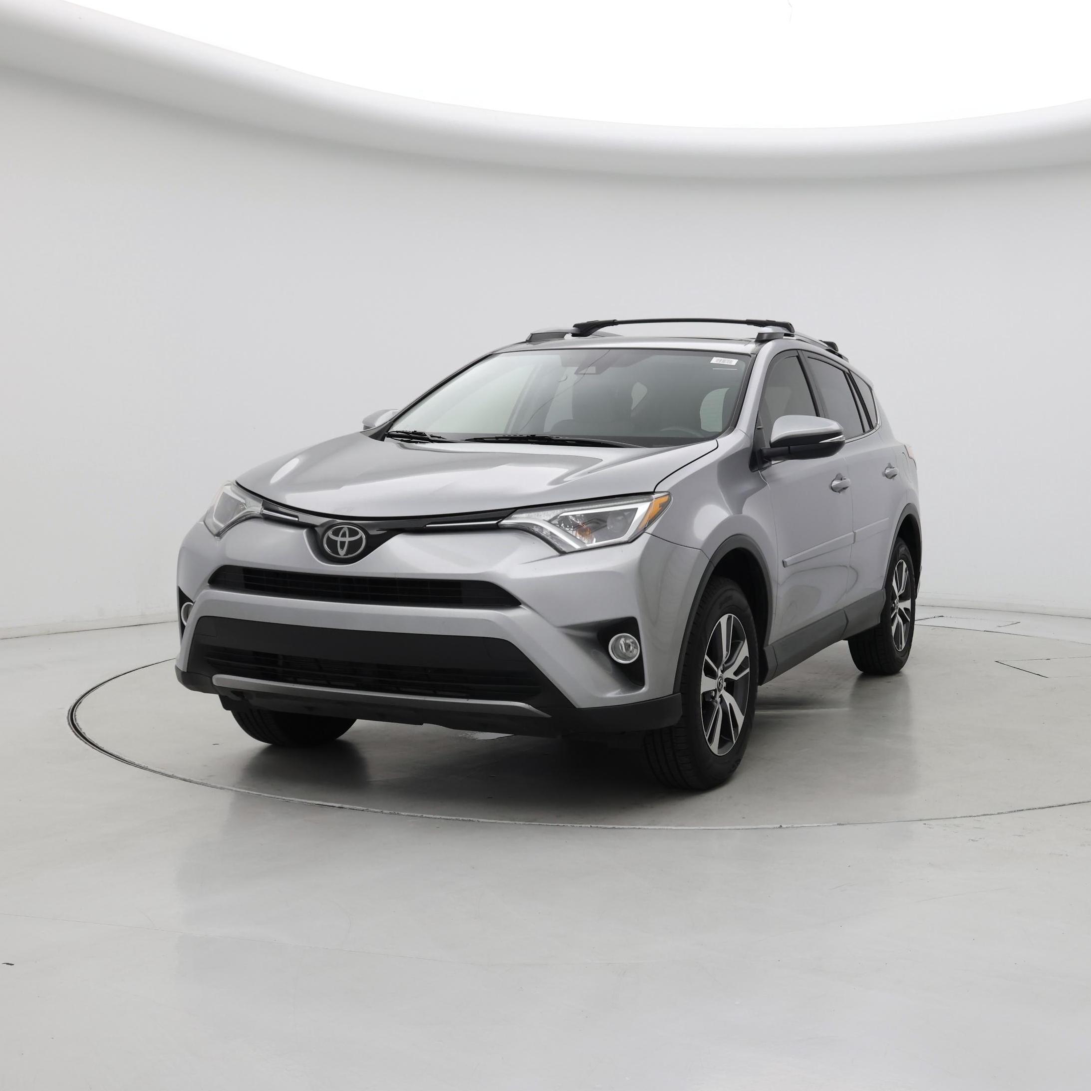 Thumbnail: 2018 Toyota RAV4 - 4