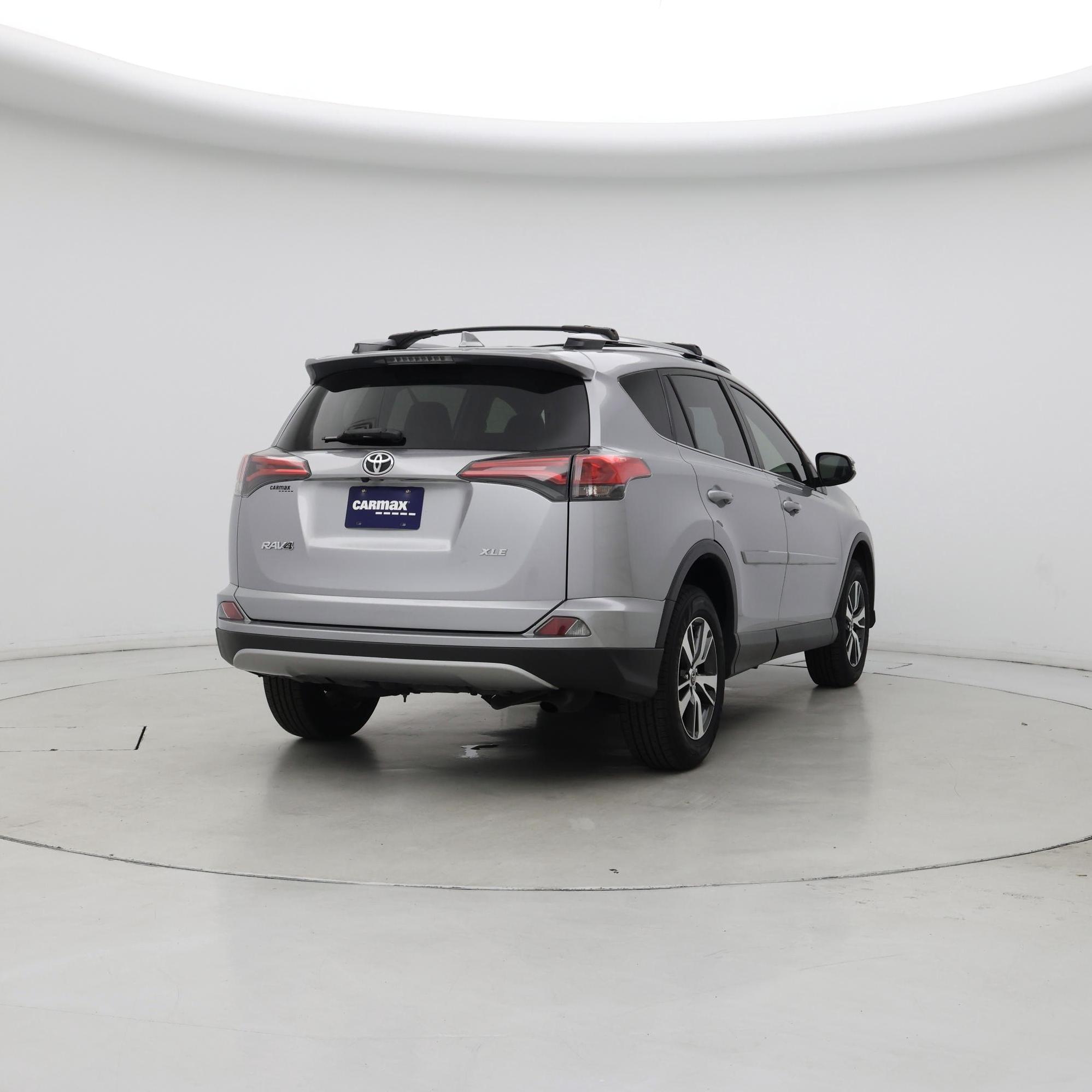Thumbnail: 2018 Toyota RAV4 - 8