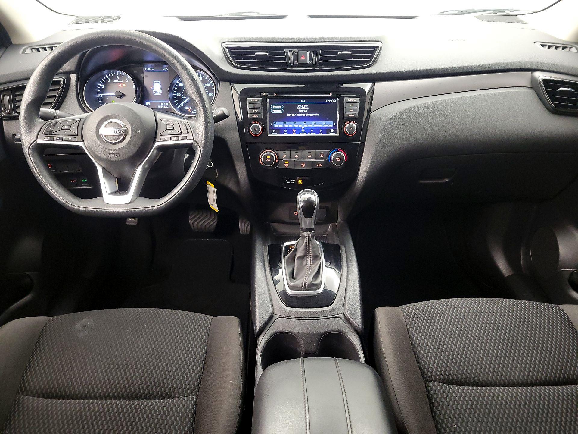 Thumbnail: 2021 Nissan Rogue Sport - 9
