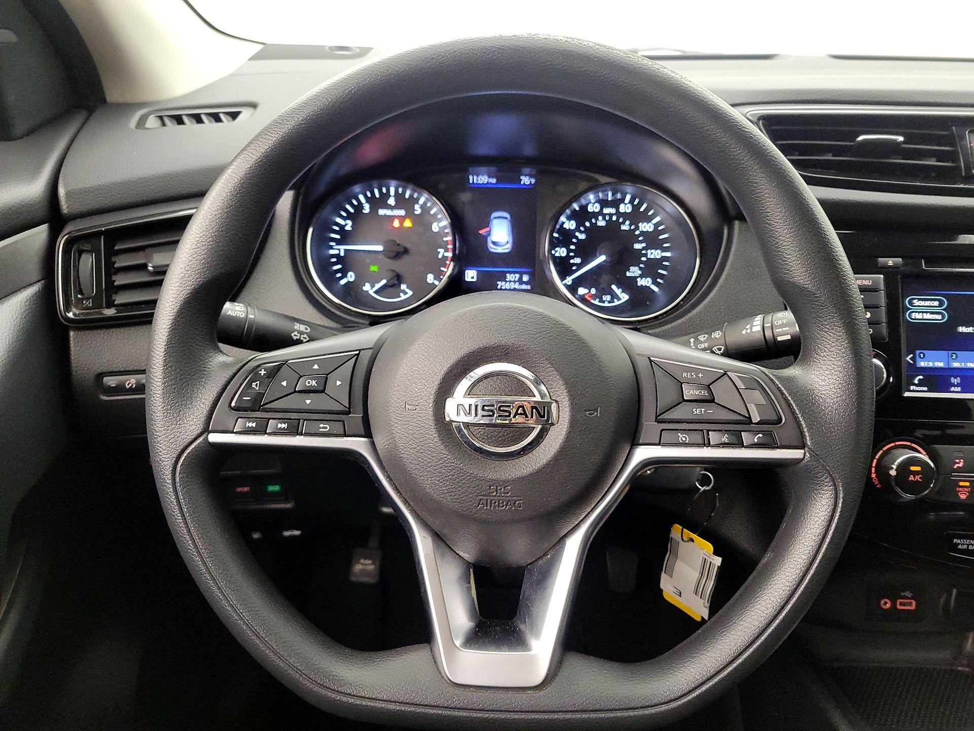 Thumbnail: 2021 Nissan Rogue Sport - 10