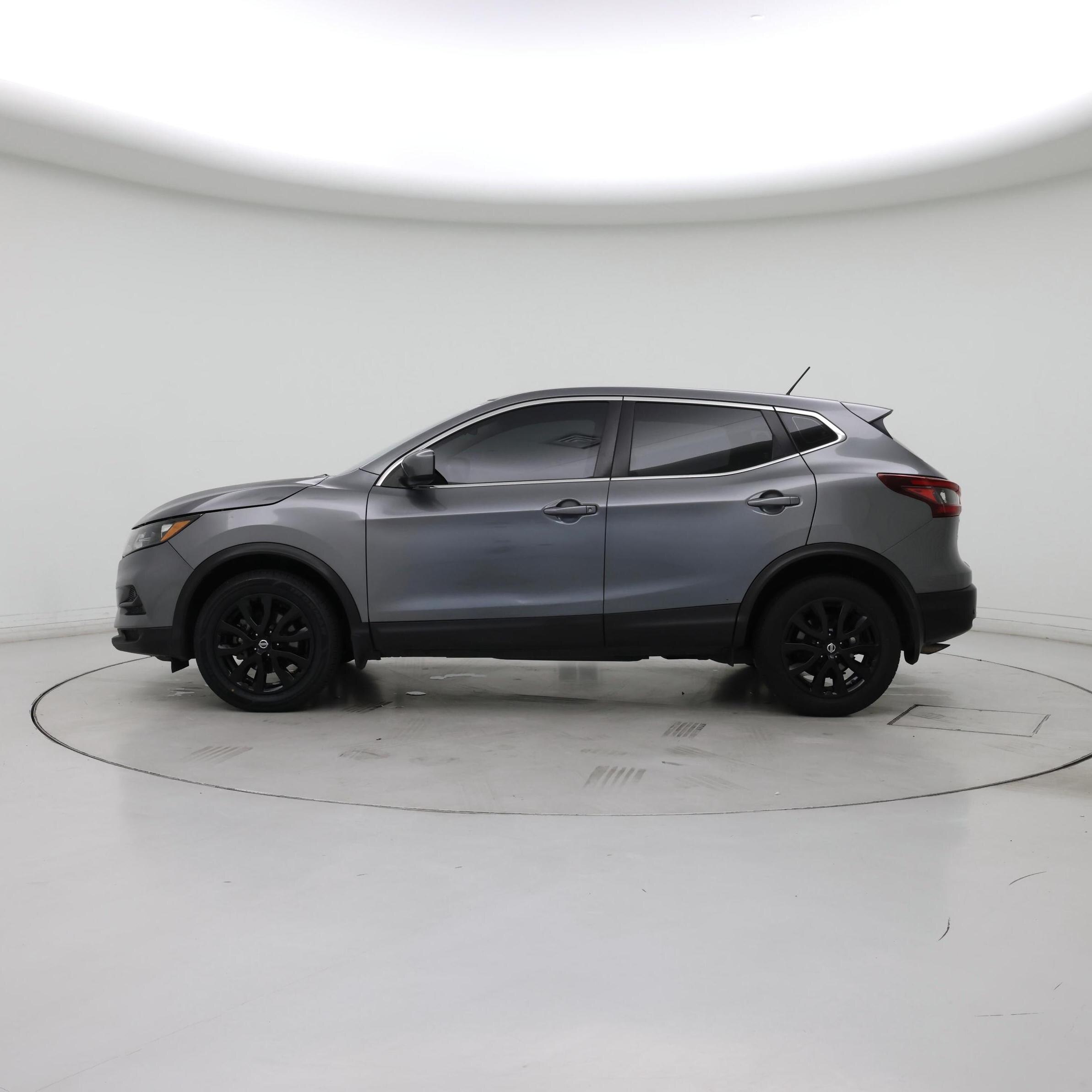 Thumbnail: 2021 Nissan Rogue Sport - 3