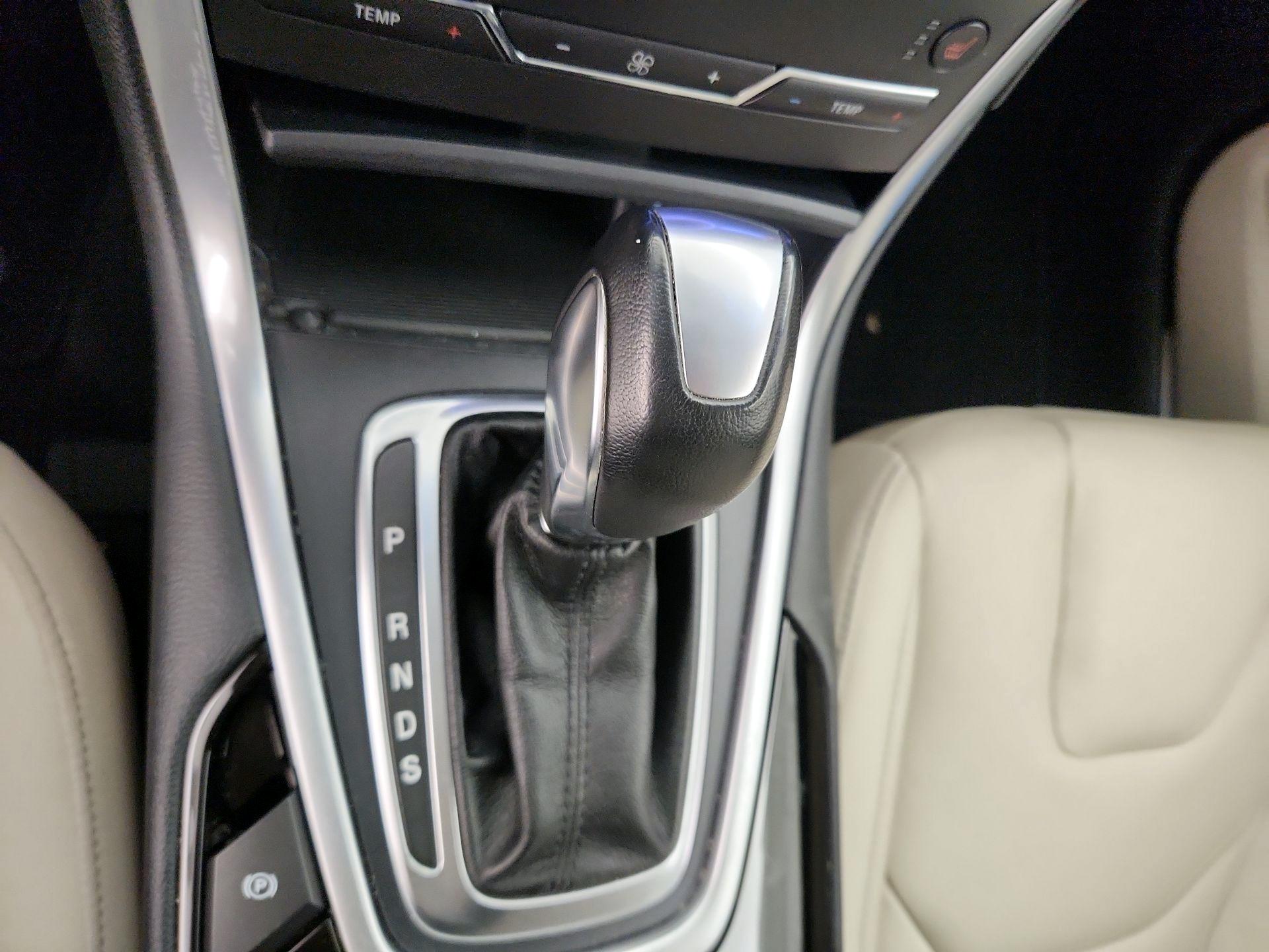 Thumbnail: 2018 Ford Edge - 18