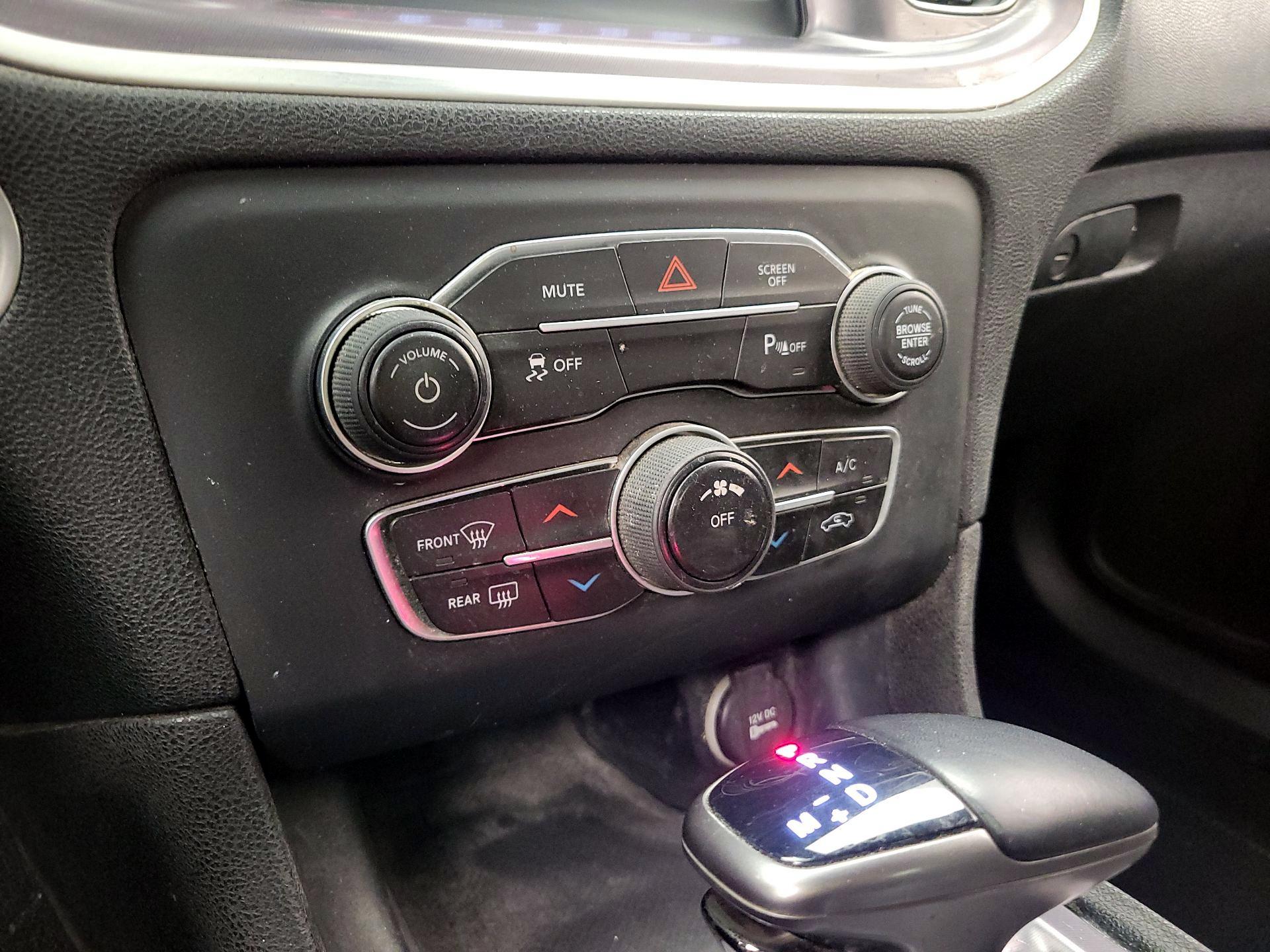 Thumbnail: 2019 Dodge Charger - 16