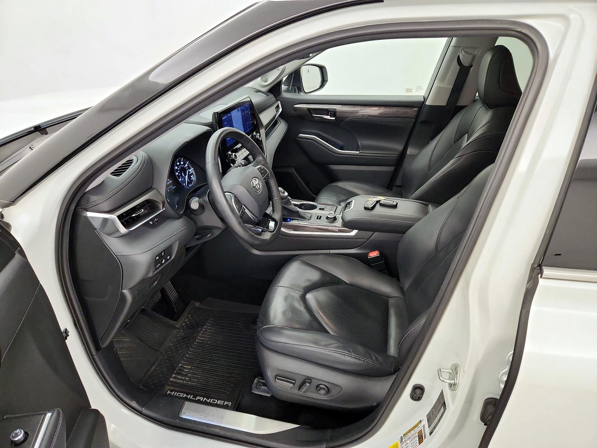 Thumbnail: 2020 Toyota Highlander - 11