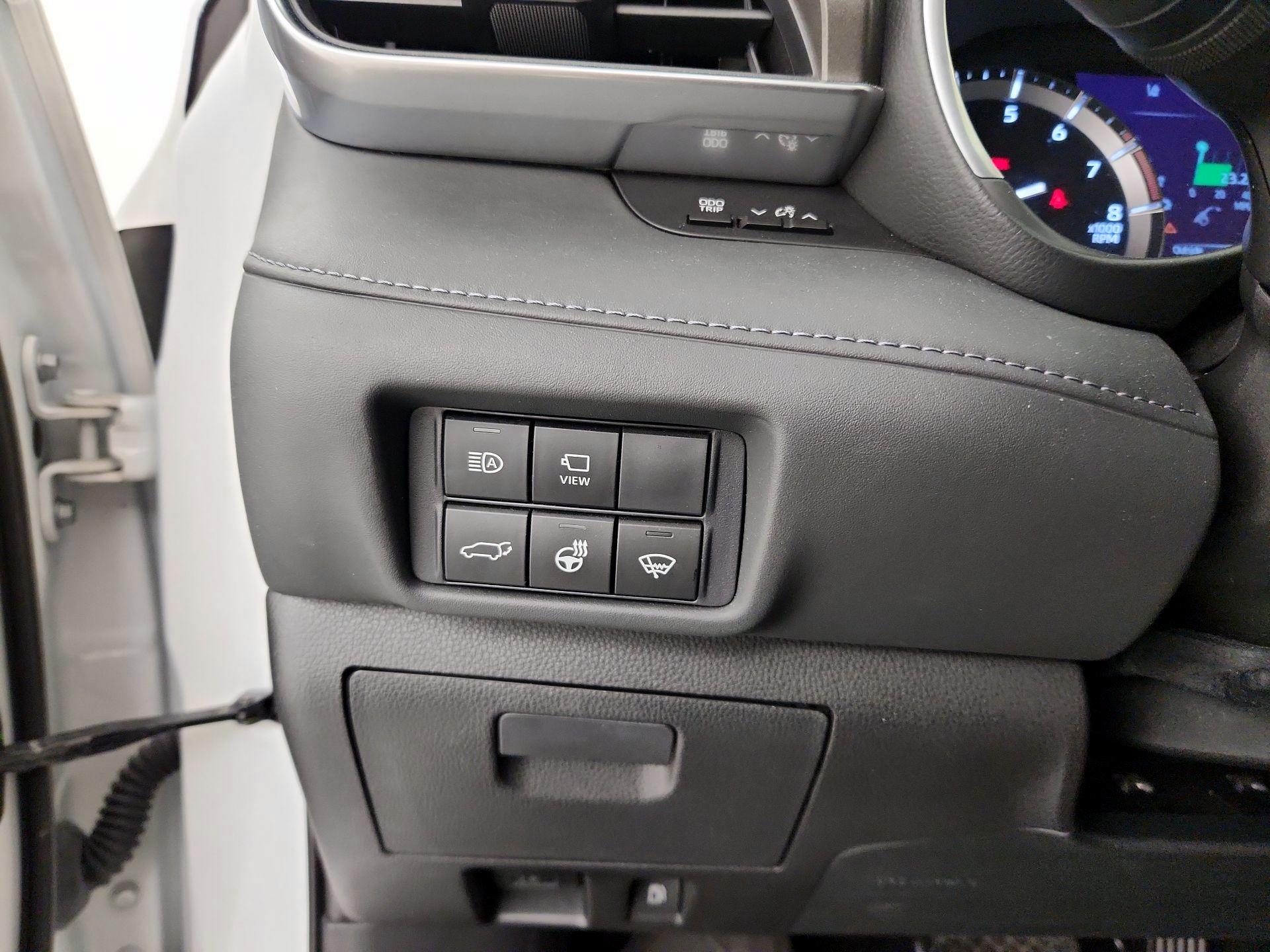 Thumbnail: 2020 Toyota Highlander - 13