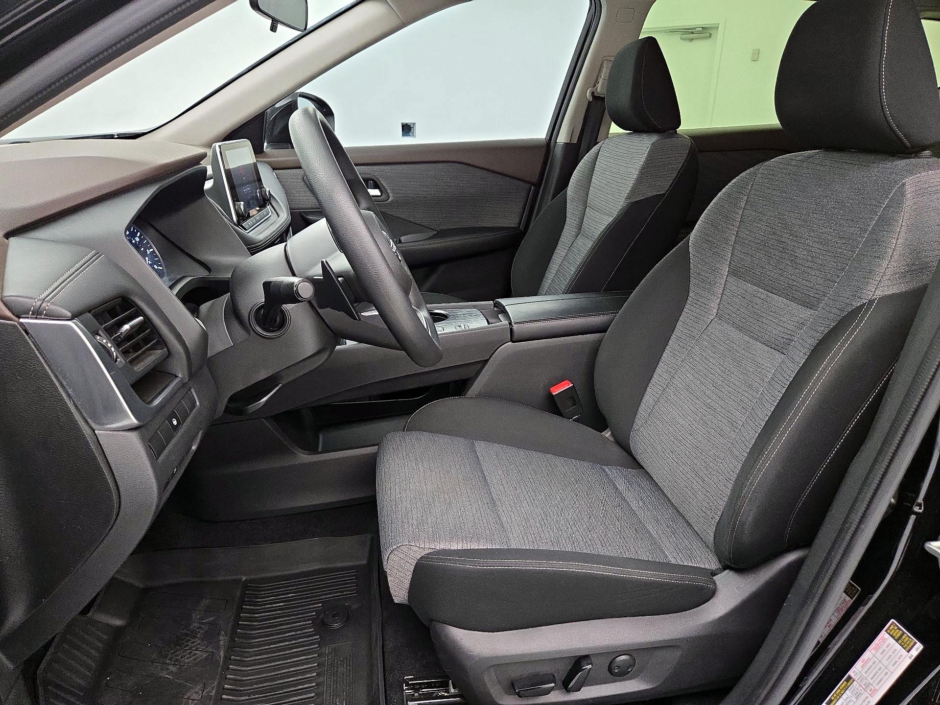 Thumbnail: 2023 Nissan Rogue - 11