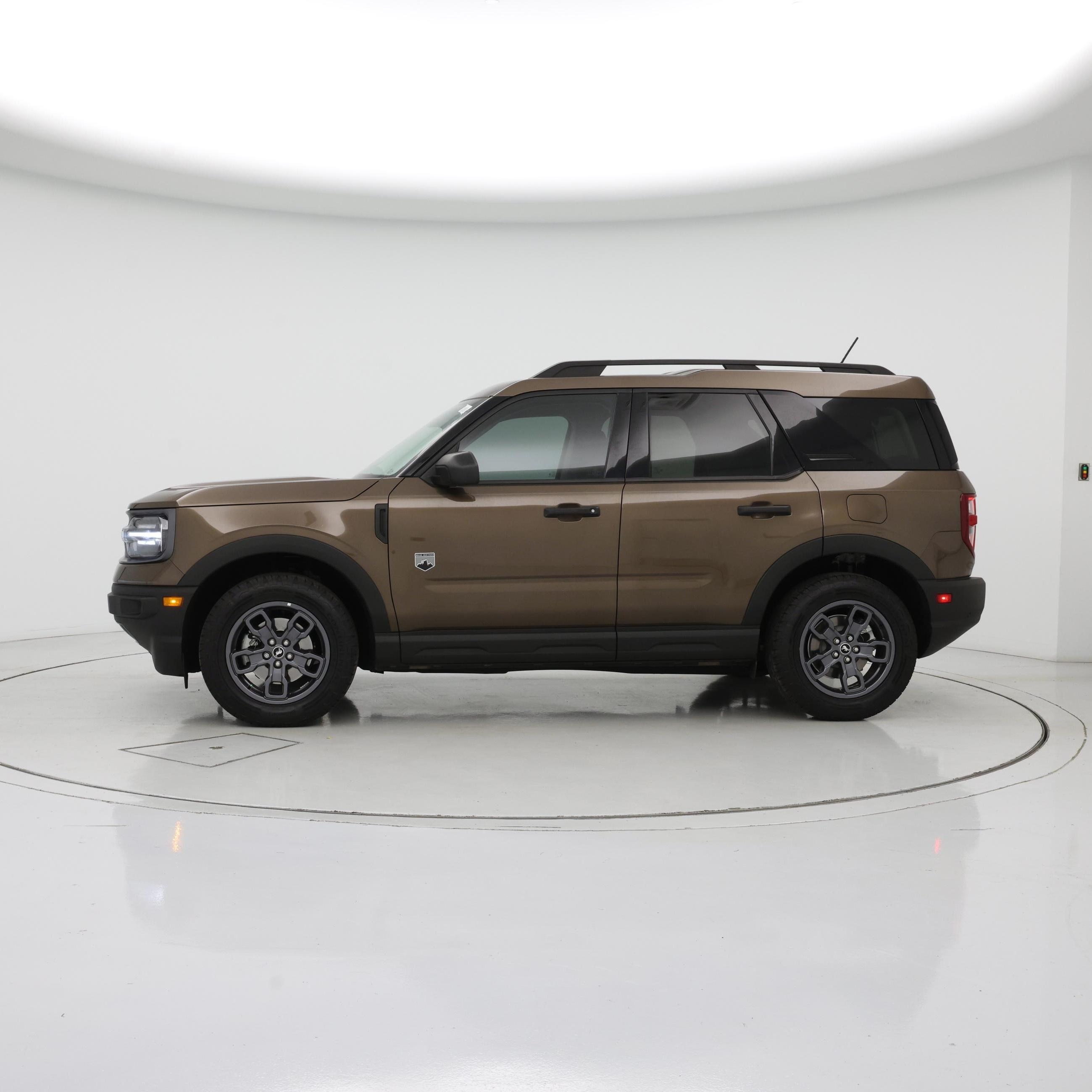 Thumbnail: 2022 Ford Bronco Sport - 3