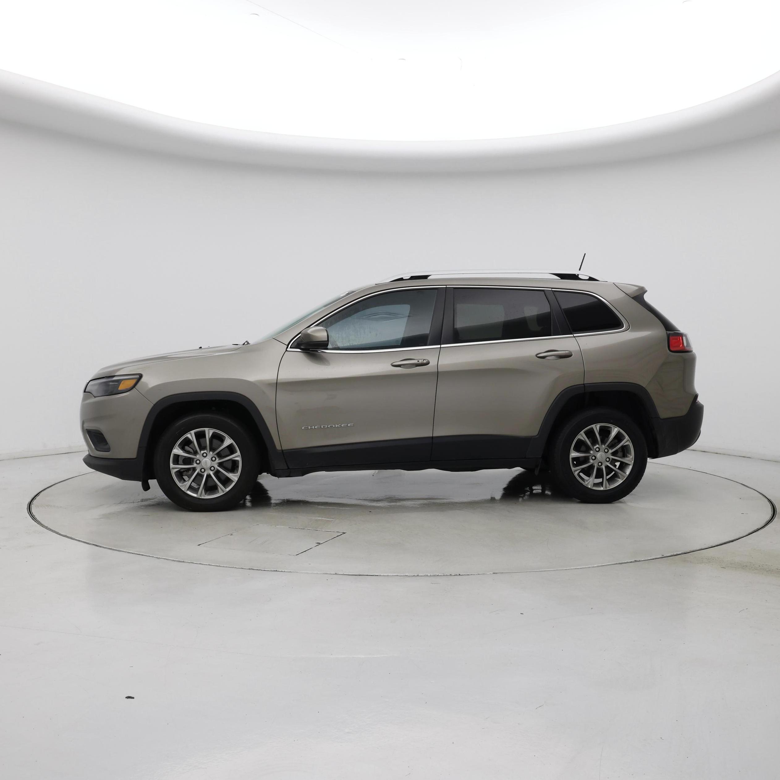 Thumbnail: 2019 Jeep Cherokee - 3