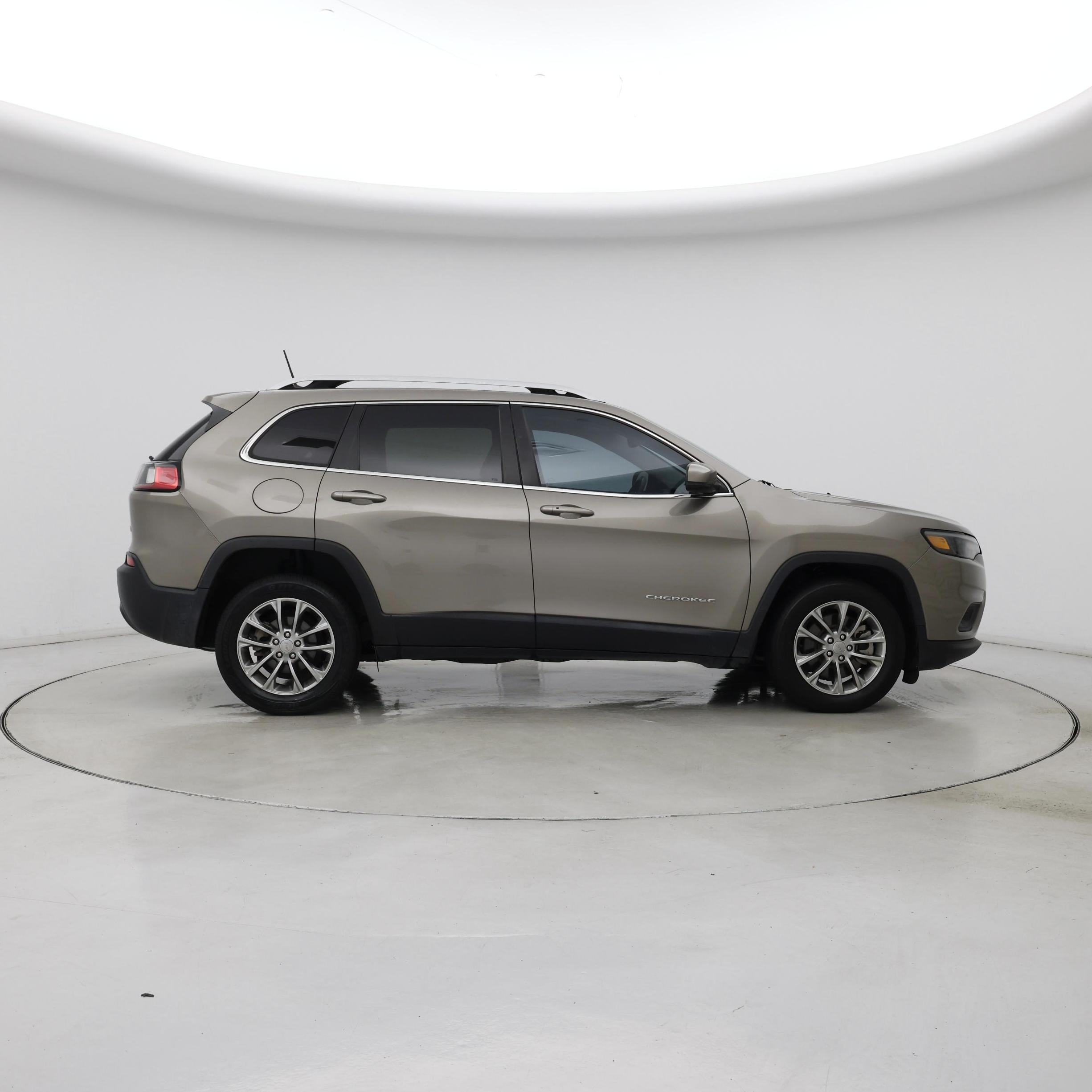 Thumbnail: 2019 Jeep Cherokee - 7