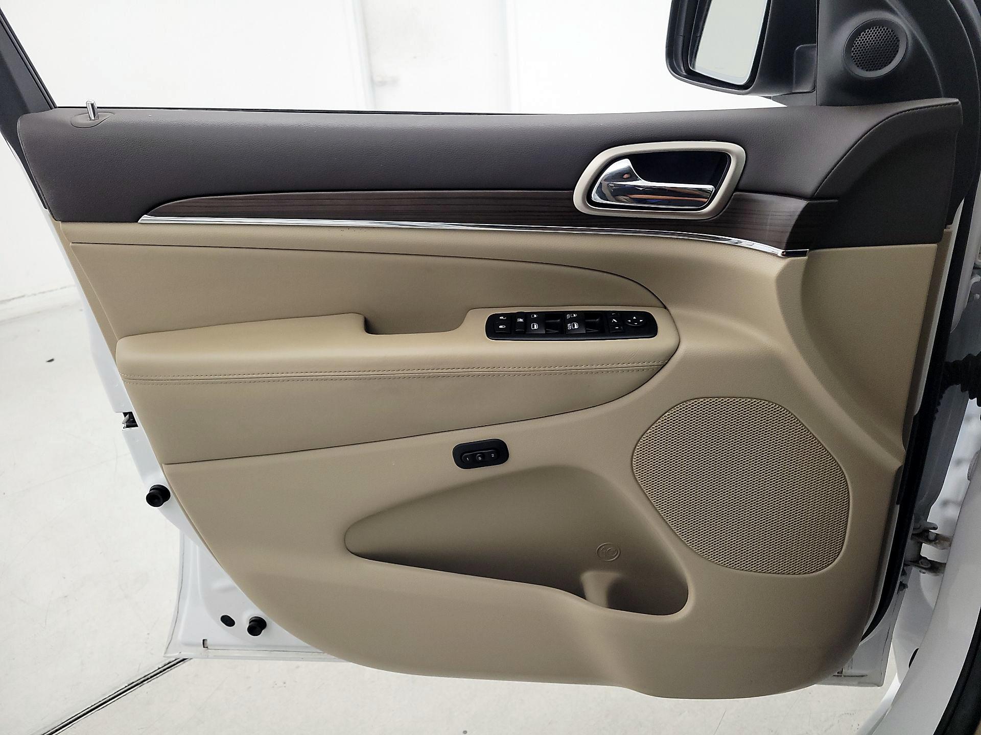 Thumbnail: 2014 Jeep Grand Cherokee - 12