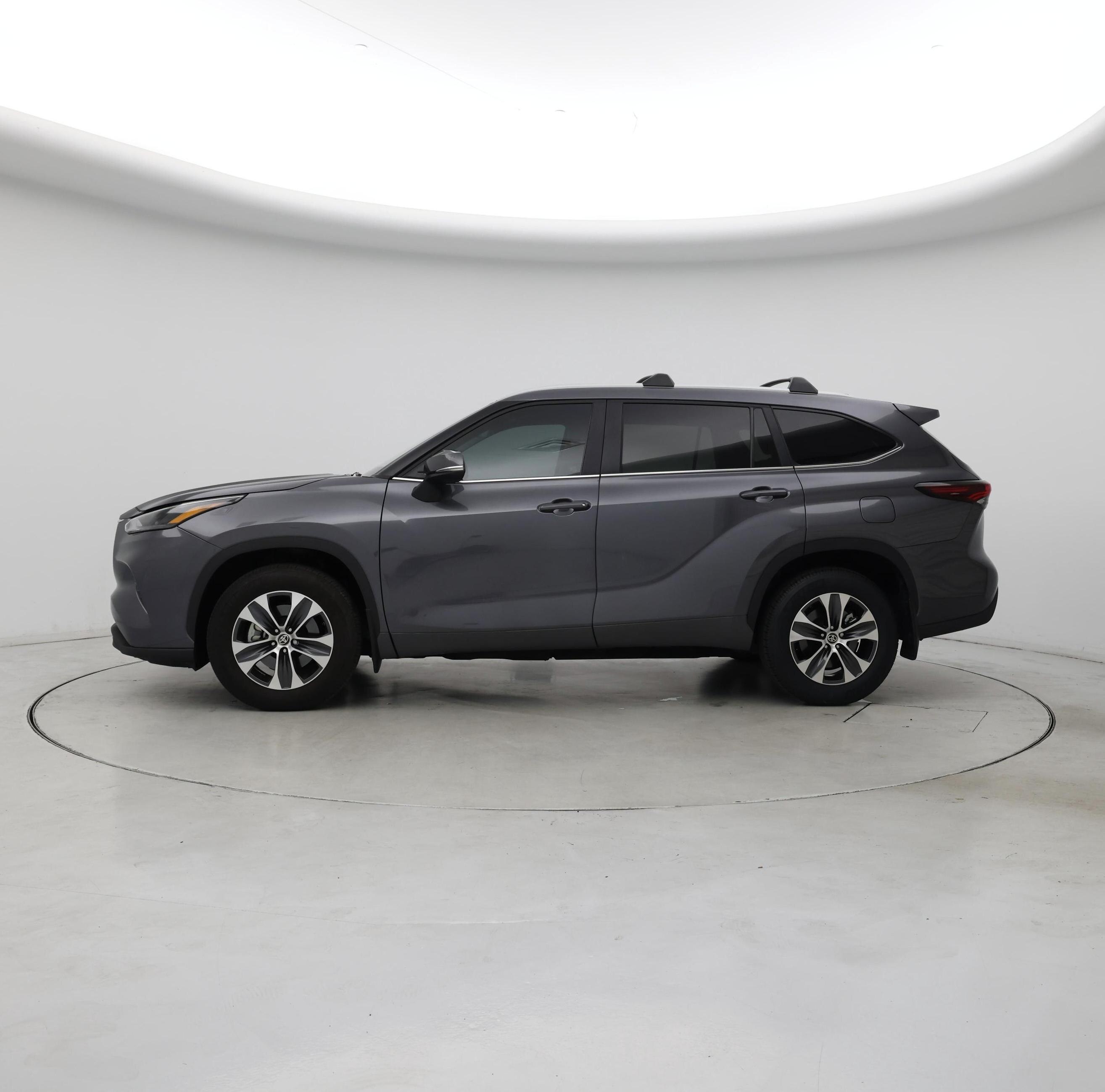 Thumbnail: 2024 Toyota Highlander - 3