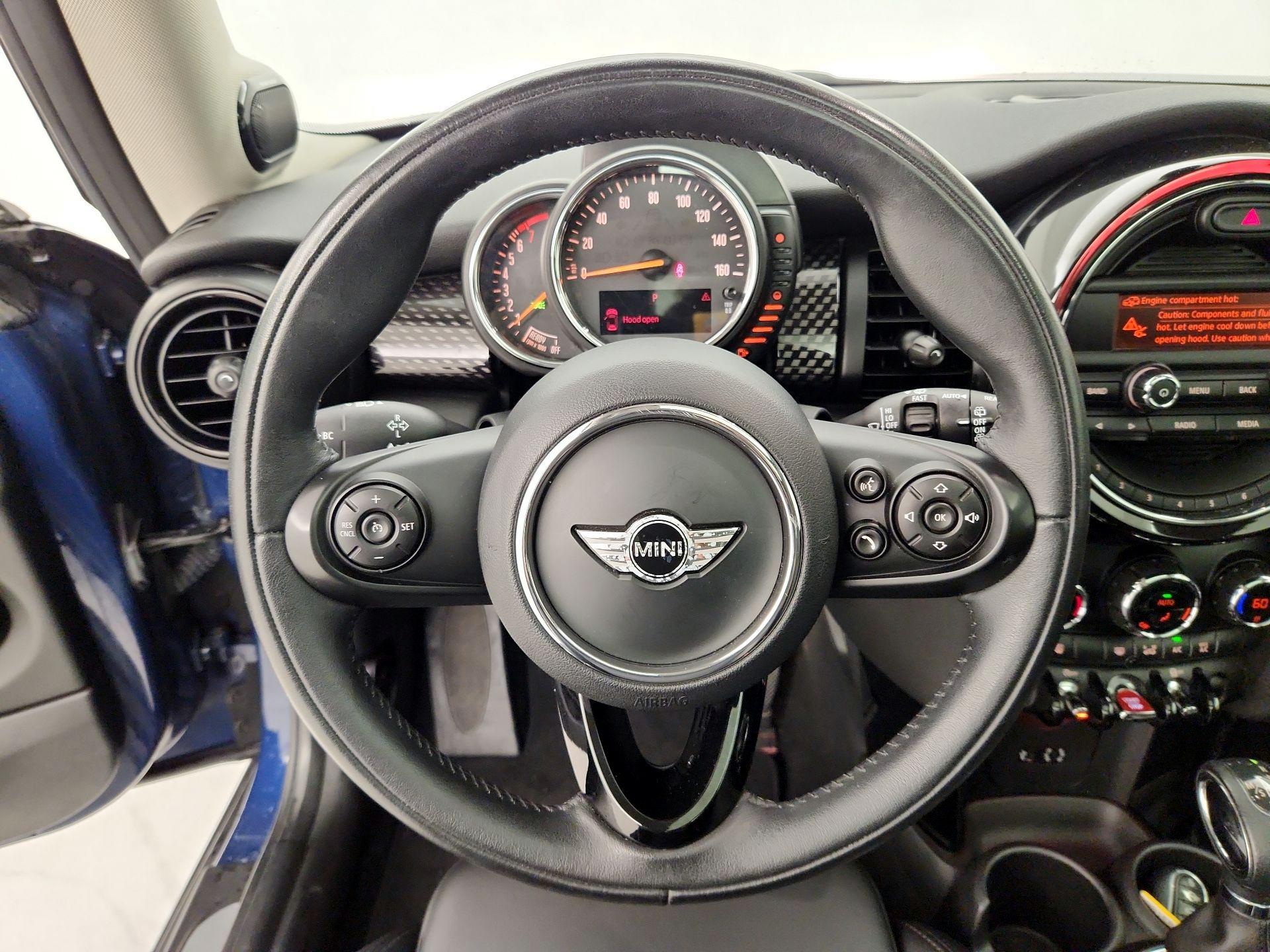Thumbnail: 2016 MINI Cooper Hardtop - 10