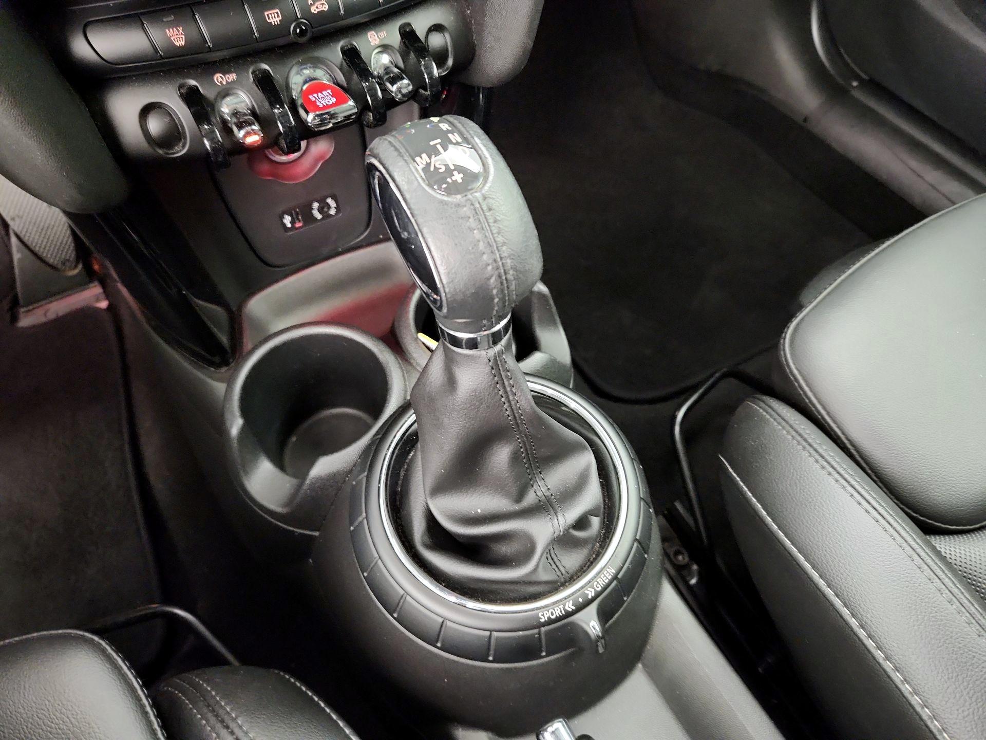 Thumbnail: 2016 MINI Cooper Hardtop - 16