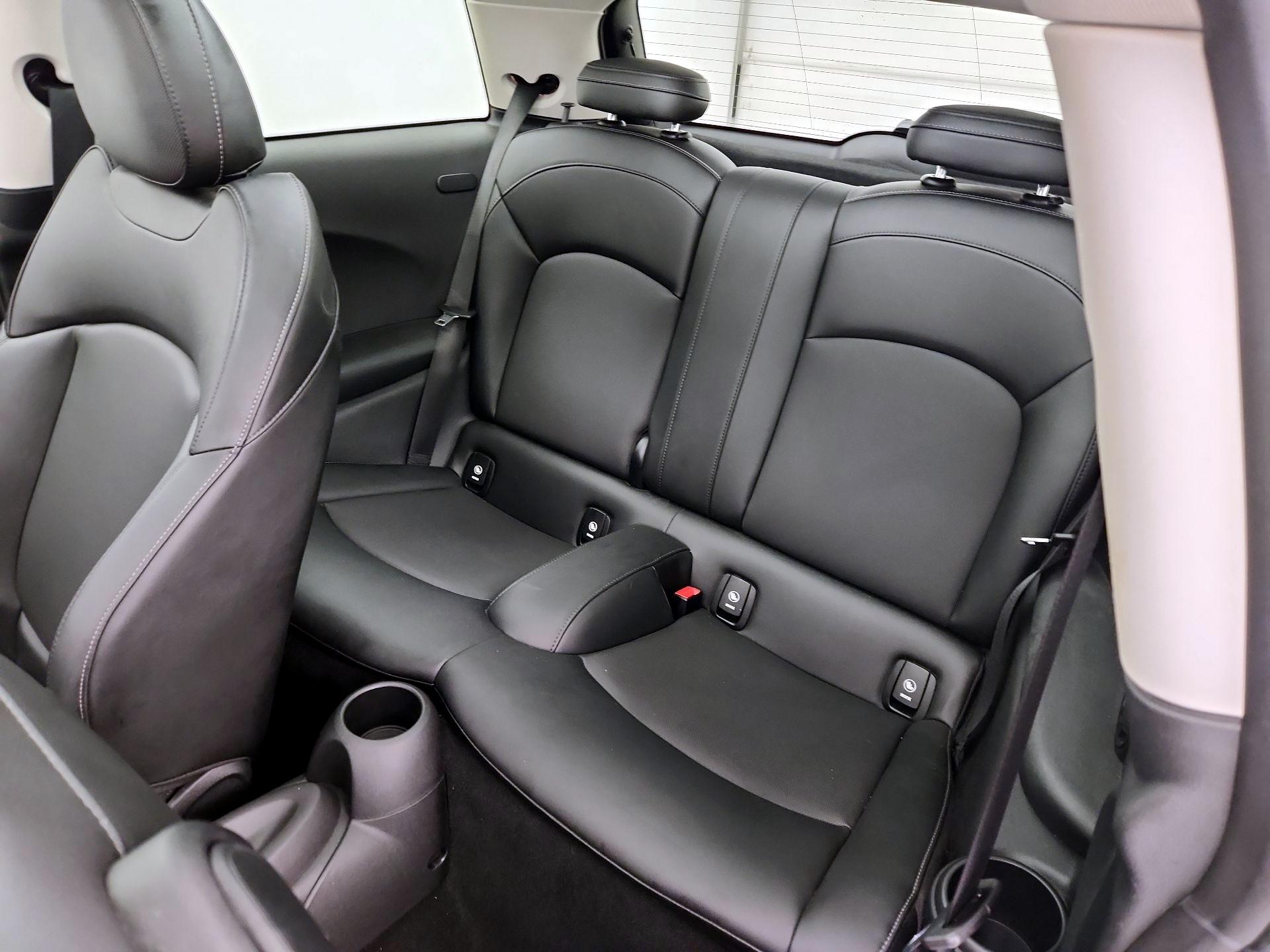 Thumbnail: 2016 MINI Cooper Hardtop - 19