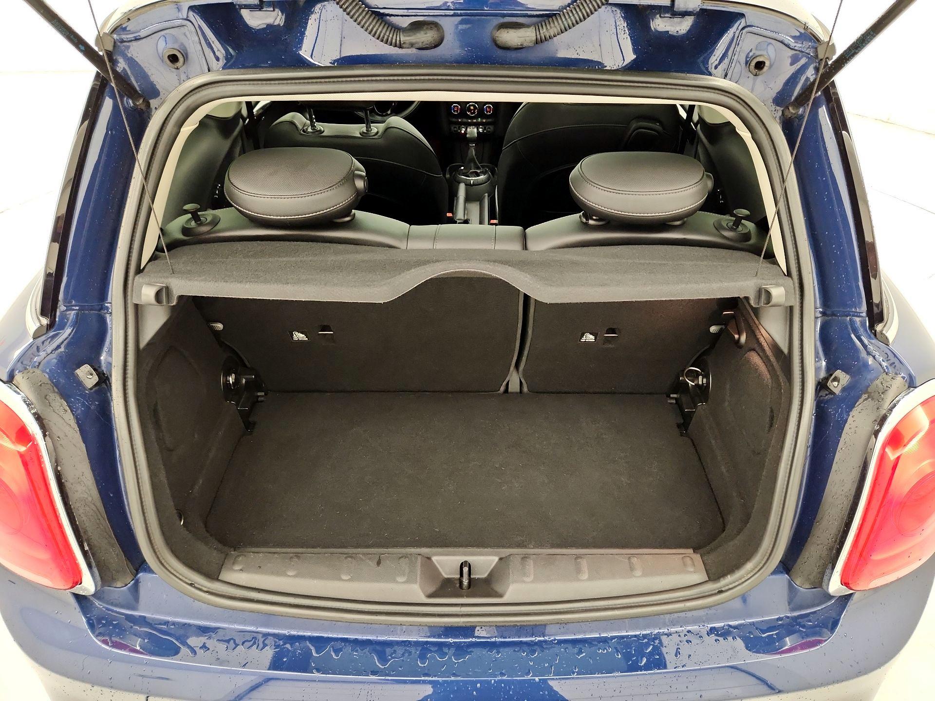 Thumbnail: 2016 MINI Cooper Hardtop - 20