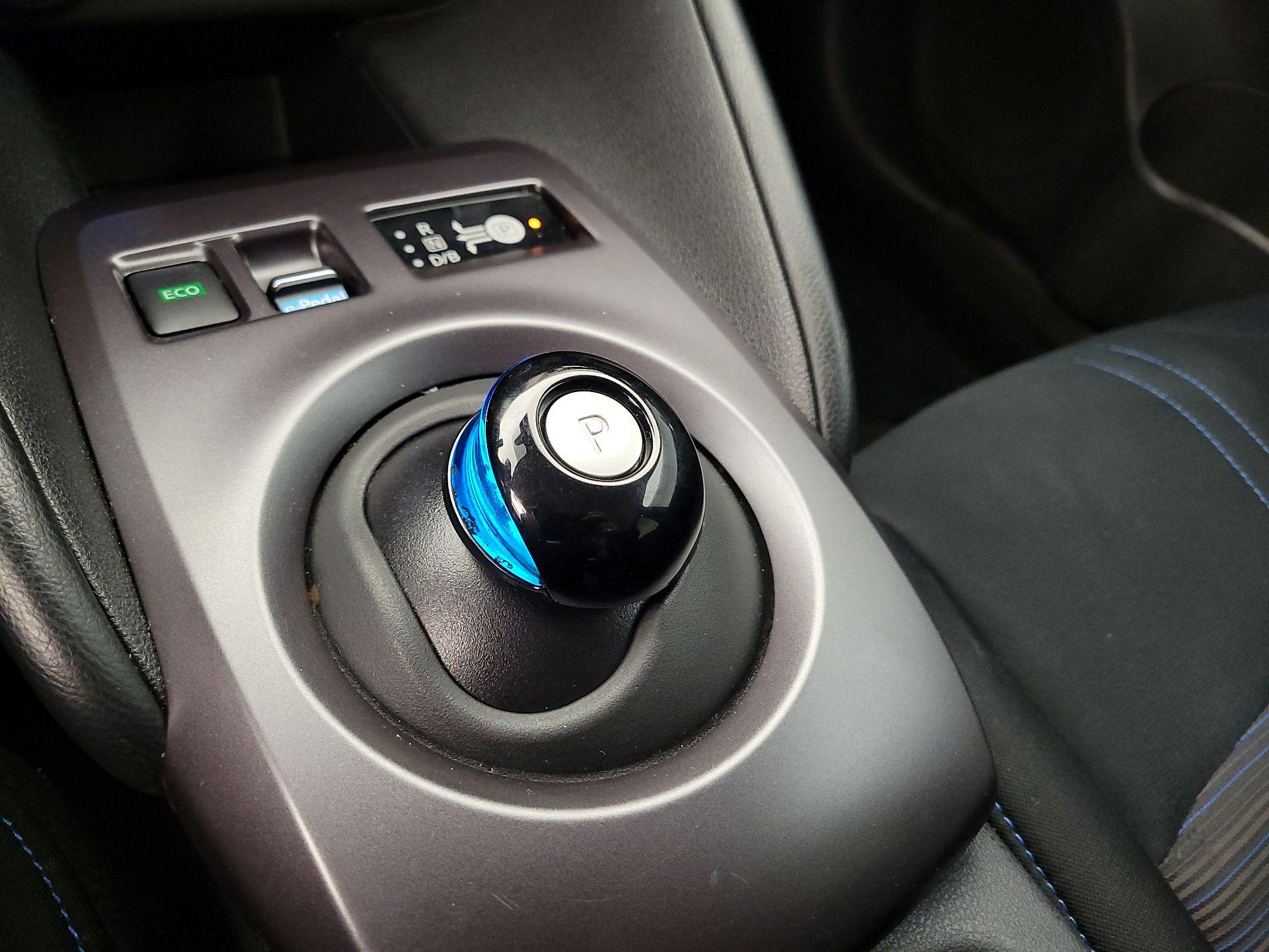 Thumbnail: 2023 Nissan Leaf - 17