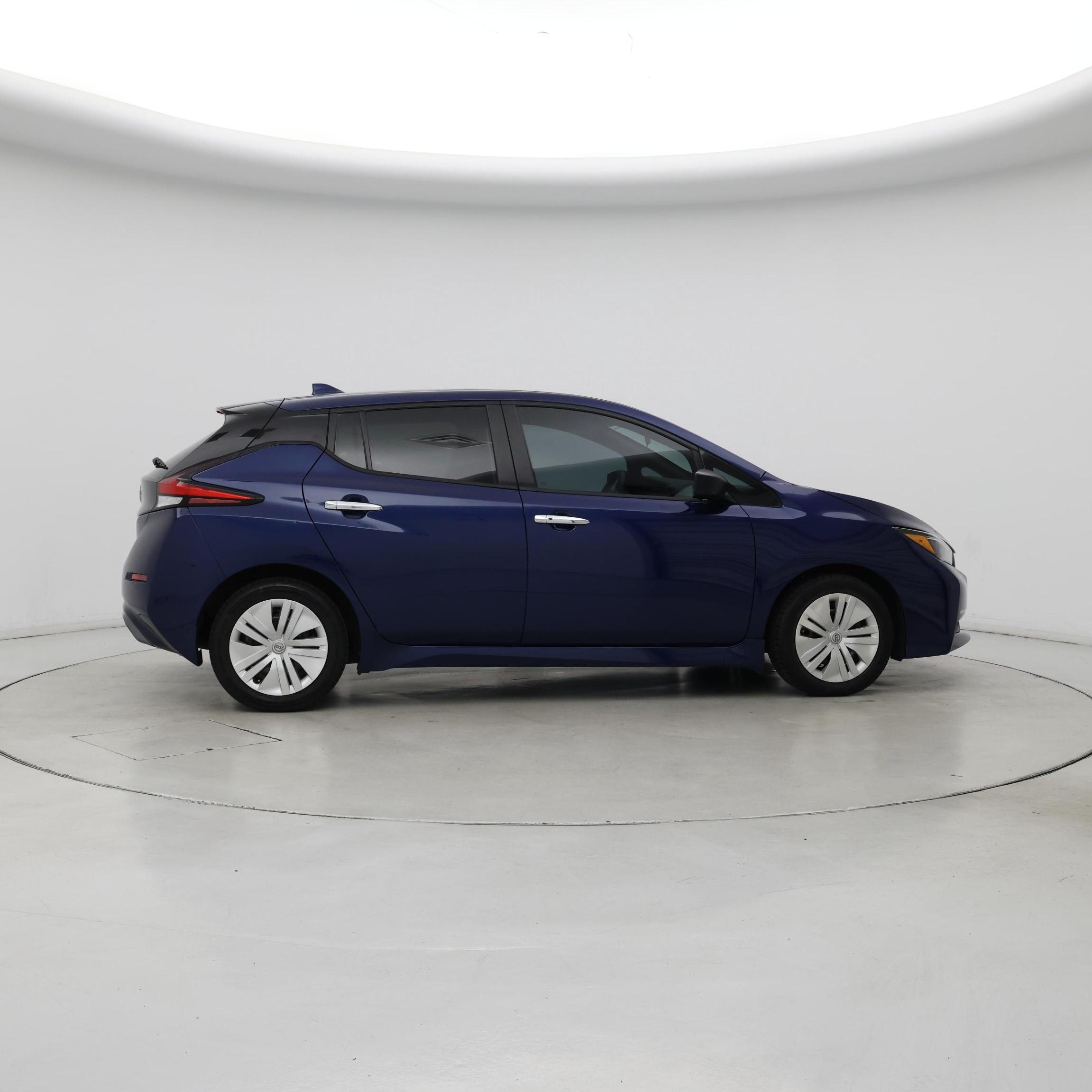 Thumbnail: 2023 Nissan Leaf - 7