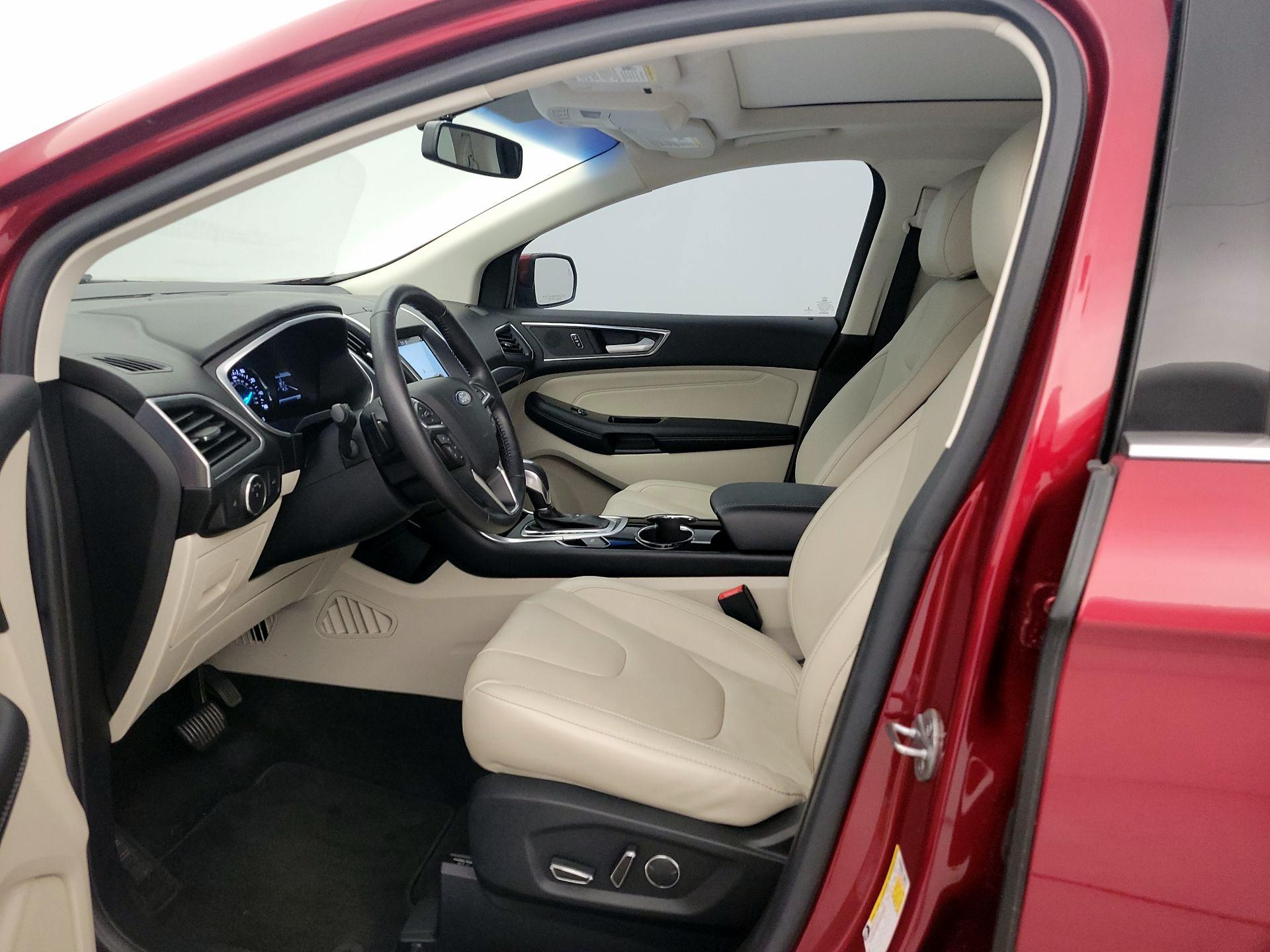 Thumbnail: 2017 Ford Edge - 11