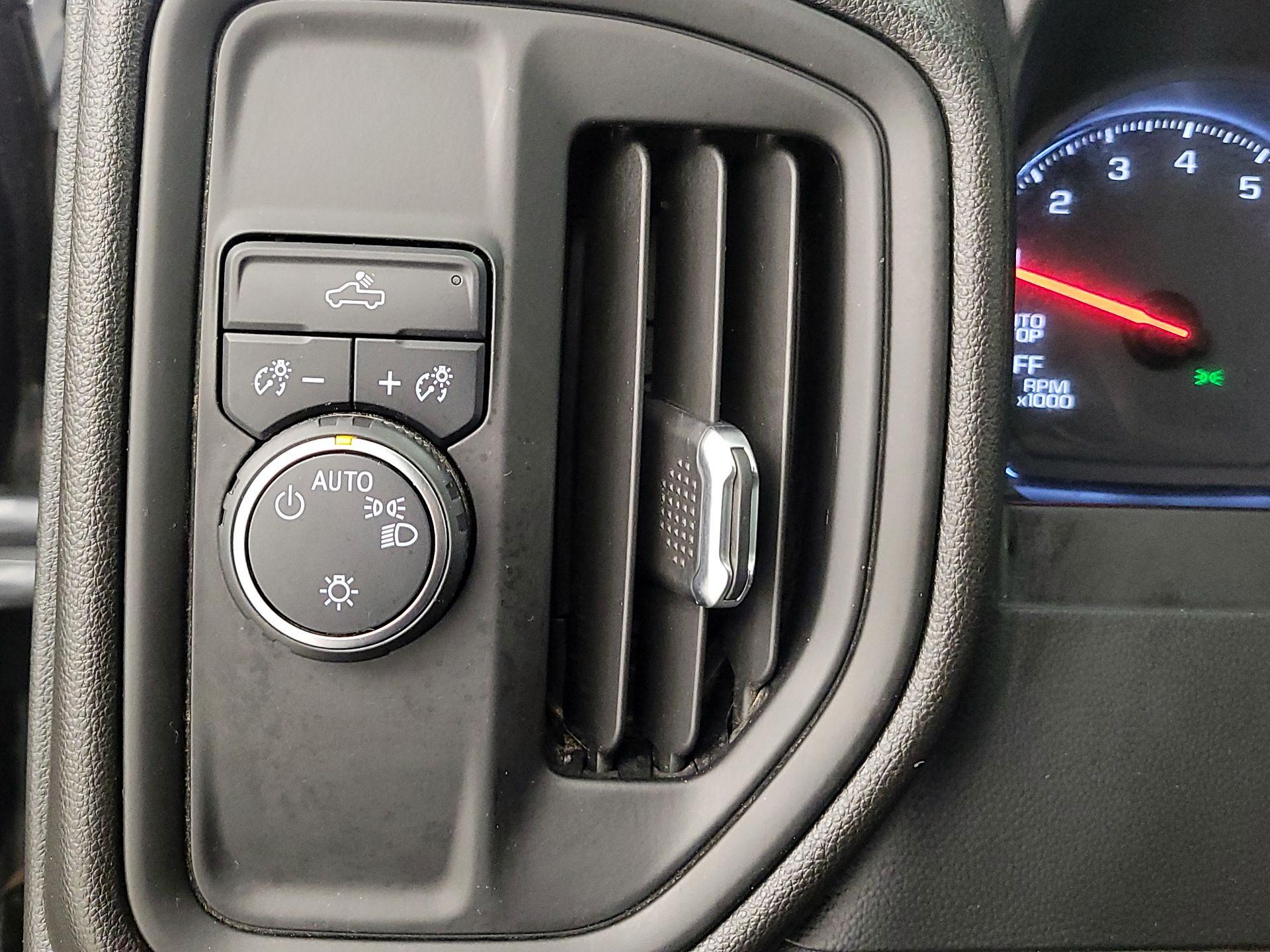 Thumbnail: 2021 Chevrolet Silverado 1500 - 13