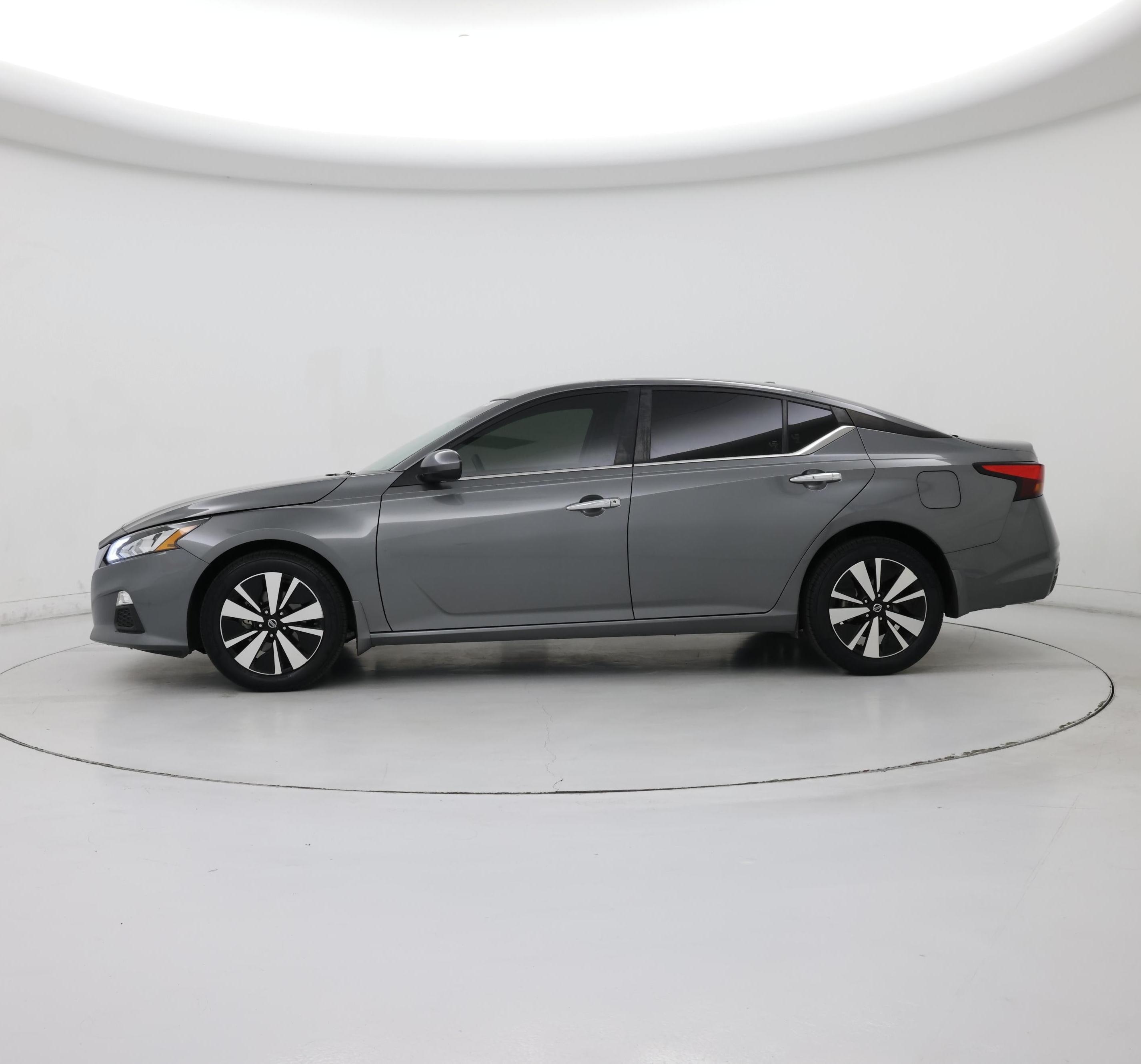 Thumbnail: 2022 Nissan Altima - 3