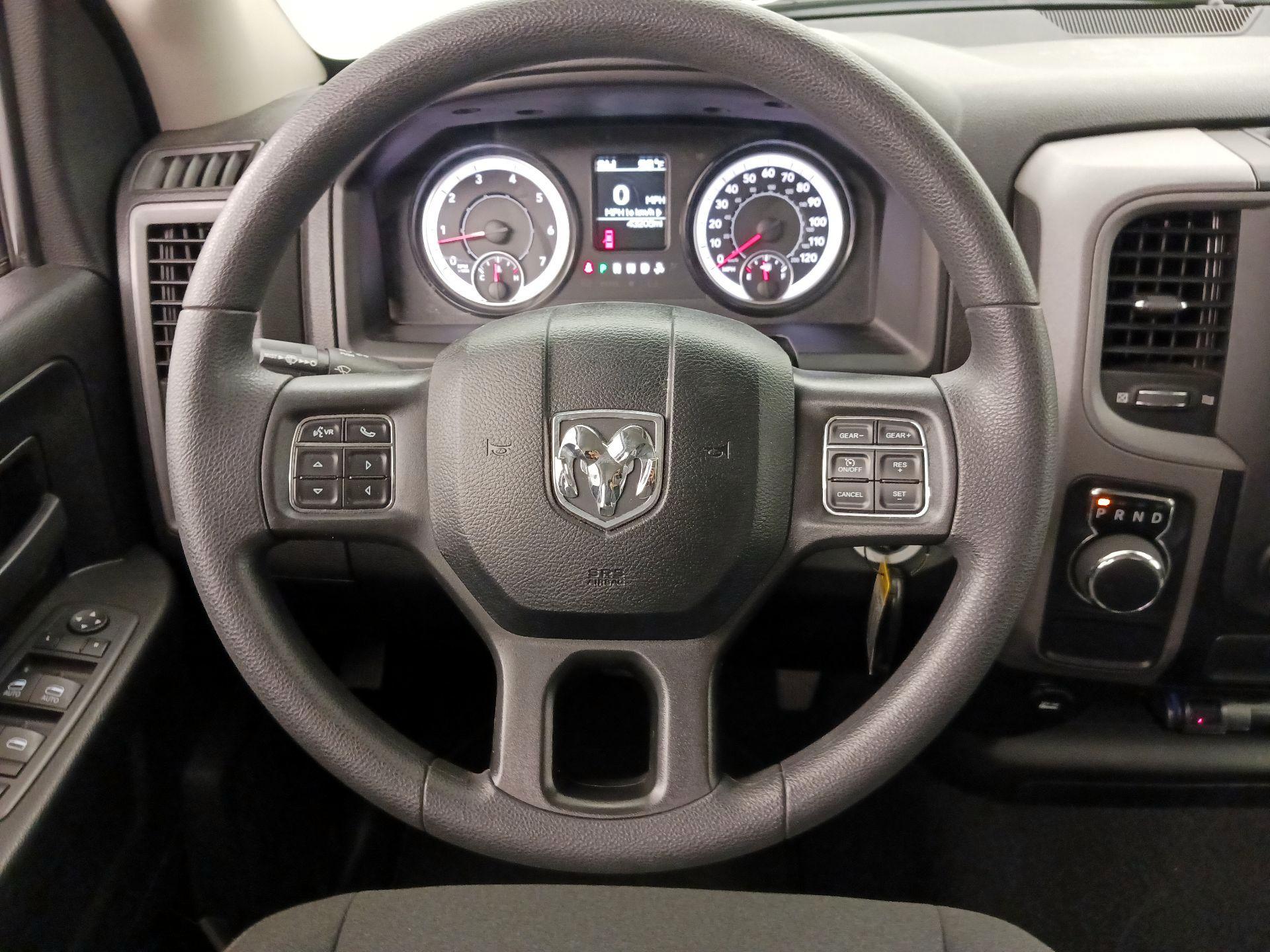 Thumbnail: 2021 RAM 1500 Classic - 10