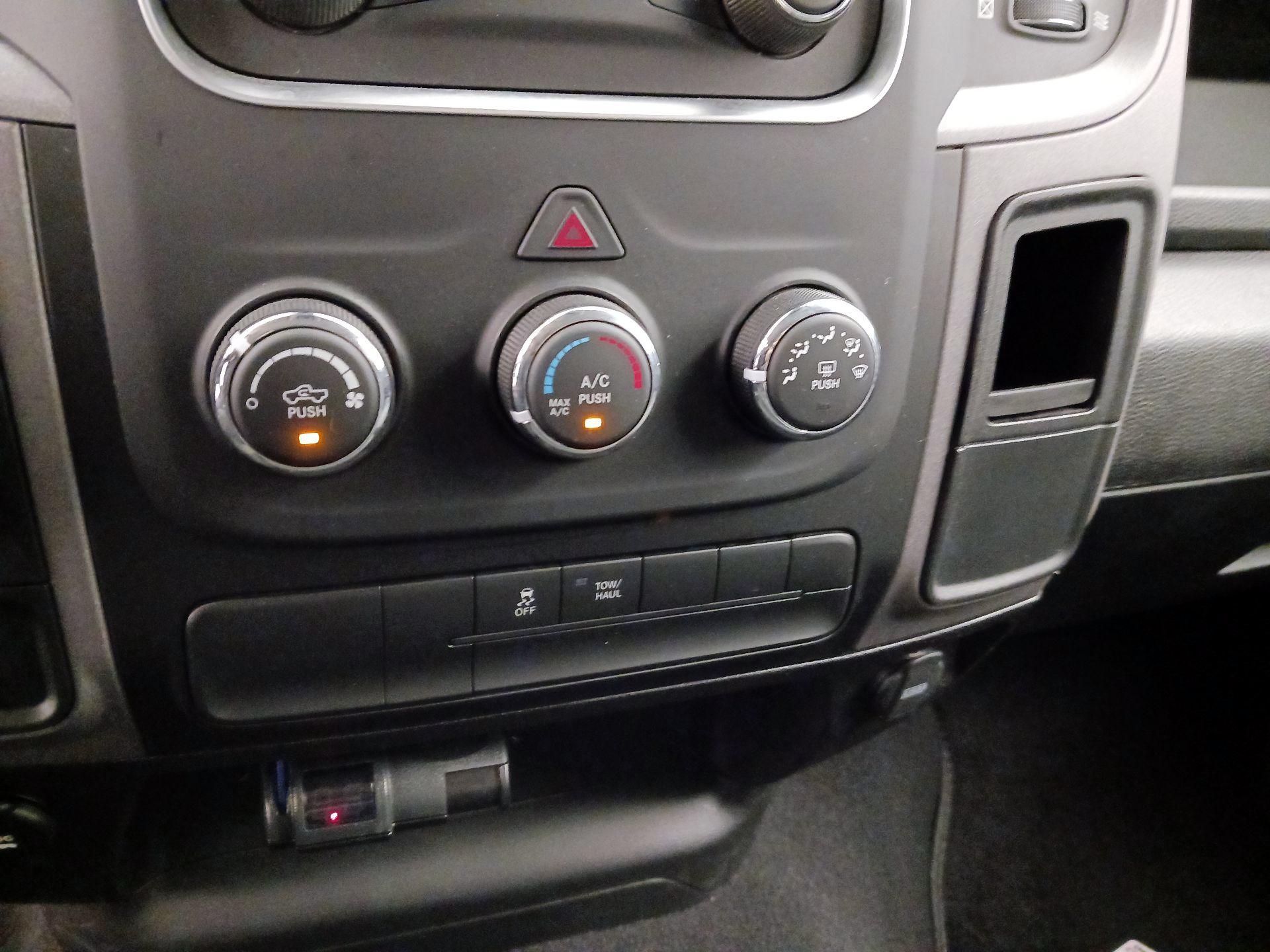 Thumbnail: 2021 RAM 1500 Classic - 16