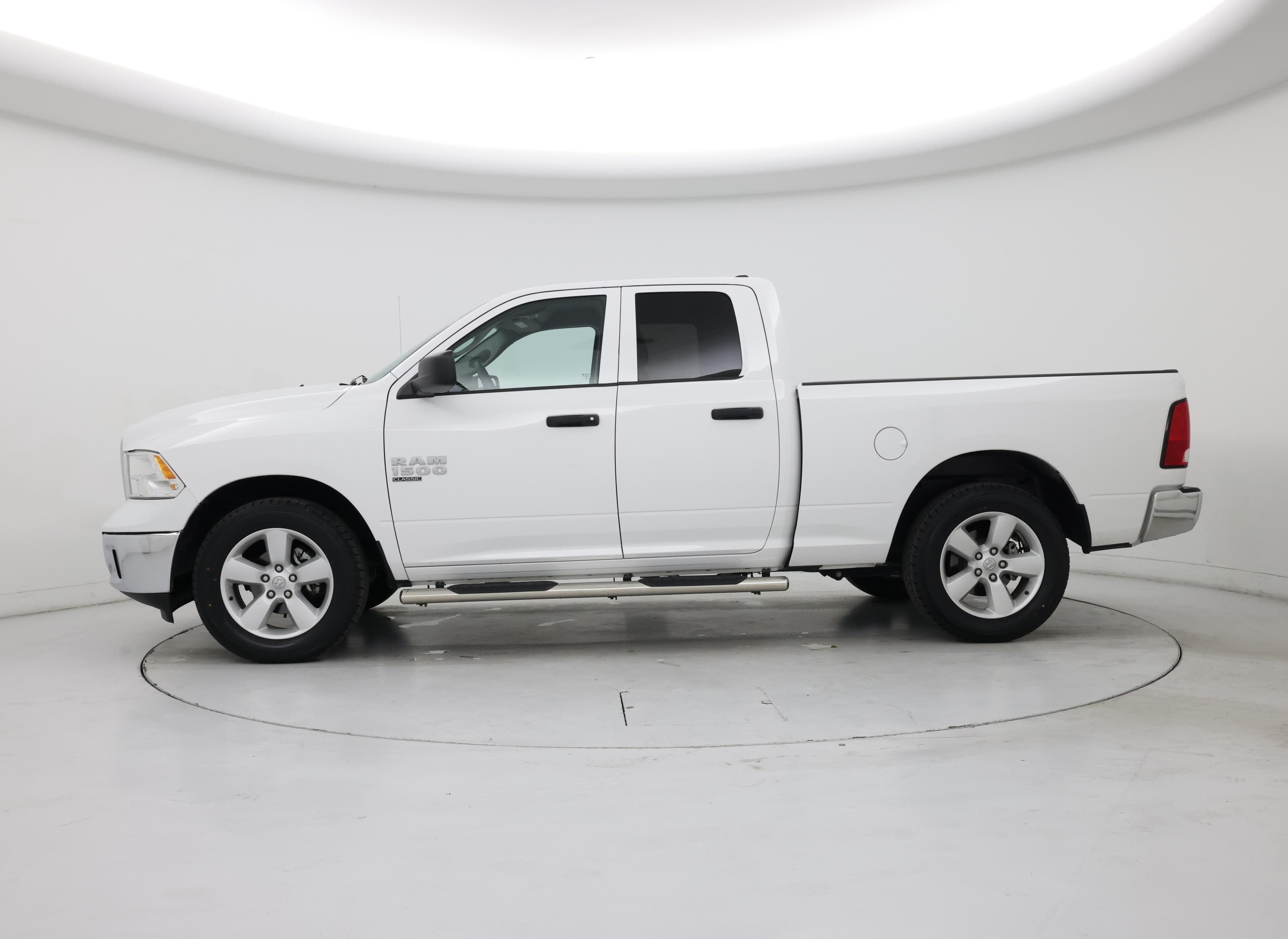 Thumbnail: 2021 RAM 1500 Classic - 3