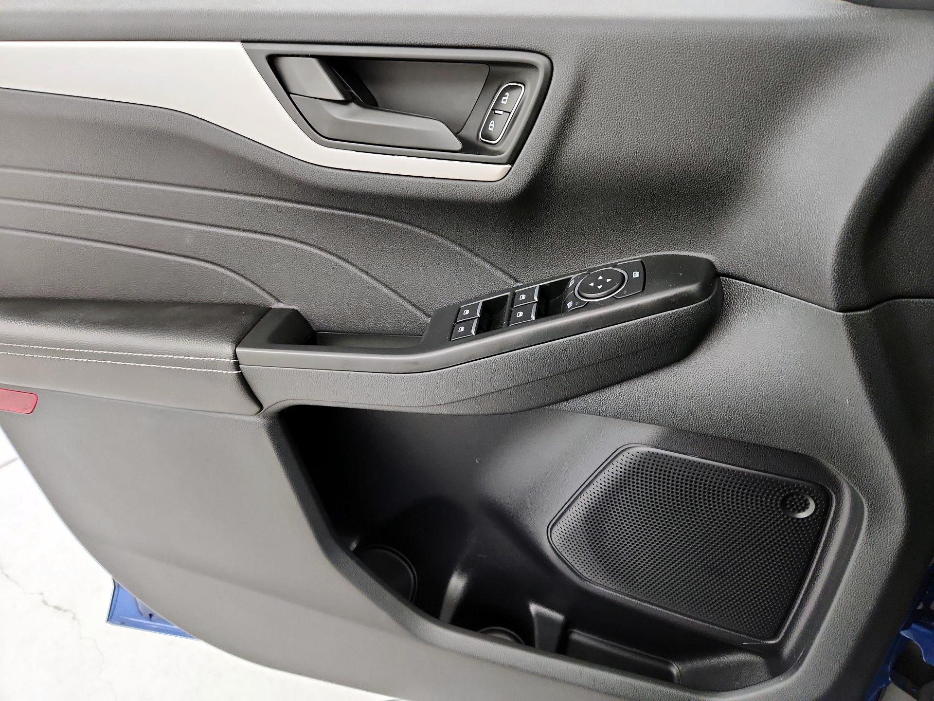 Thumbnail: 2022 Ford Escape - 12