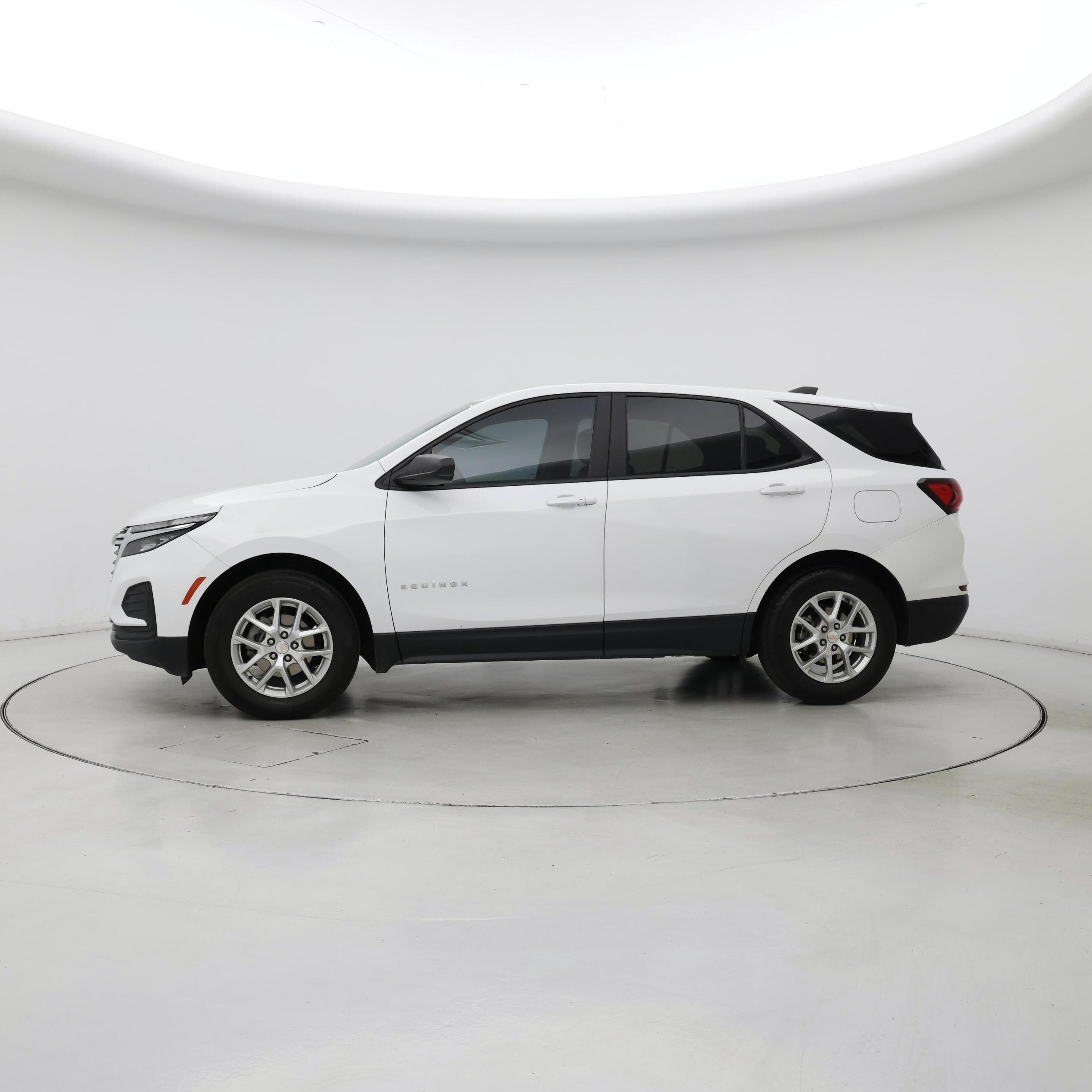 Thumbnail: 2023 Chevrolet Equinox - 3