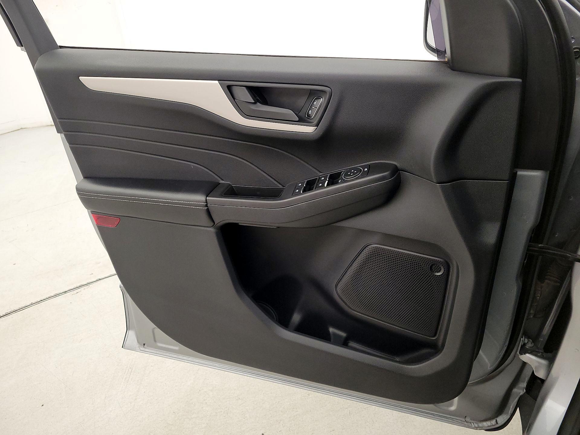 Thumbnail: 2022 Ford Escape - 12