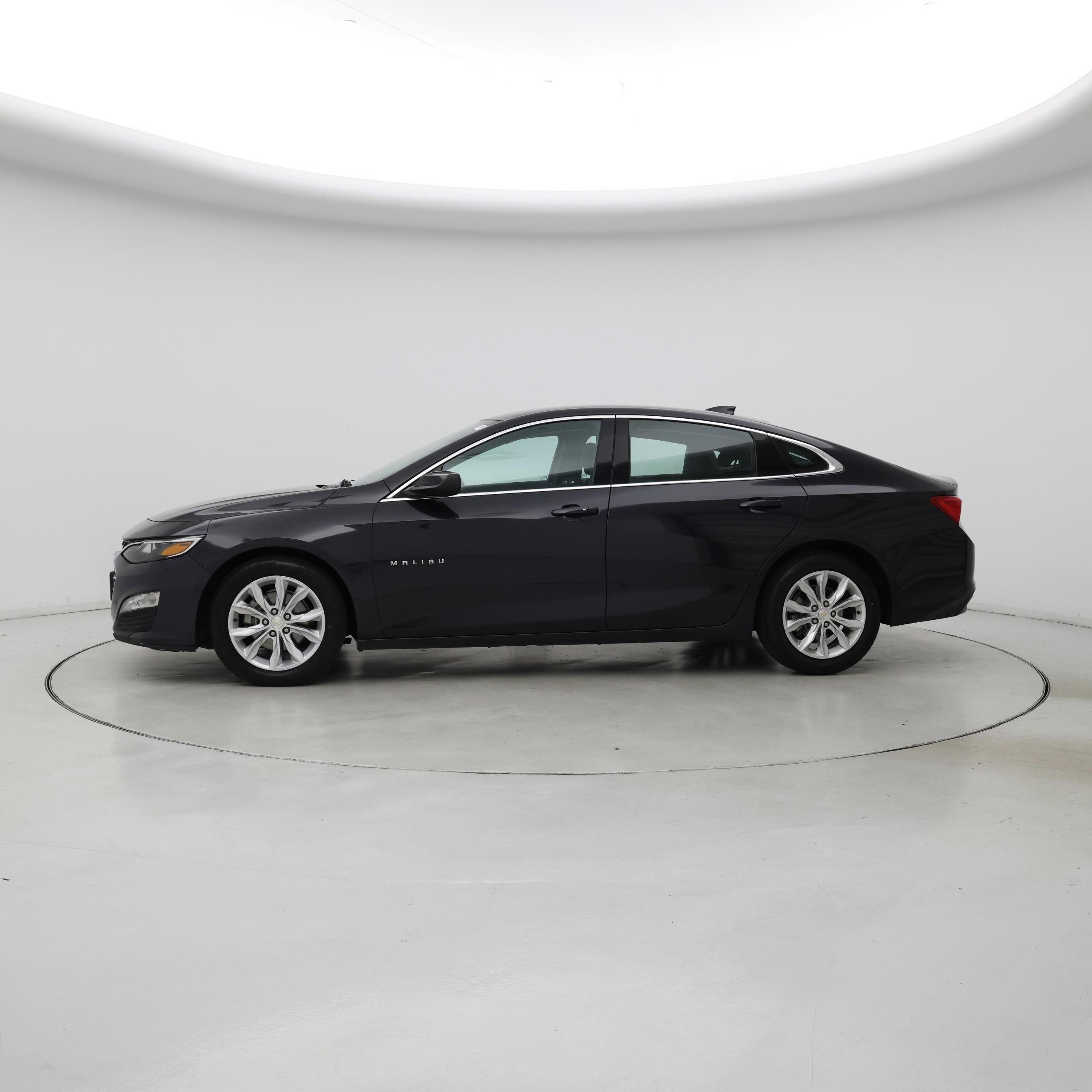 Thumbnail: 2023 Chevrolet Malibu - 3