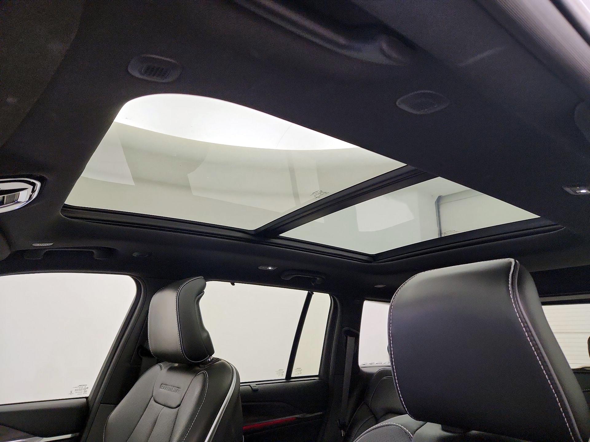 Thumbnail: 2022 Jeep Grand Cherokee - 20