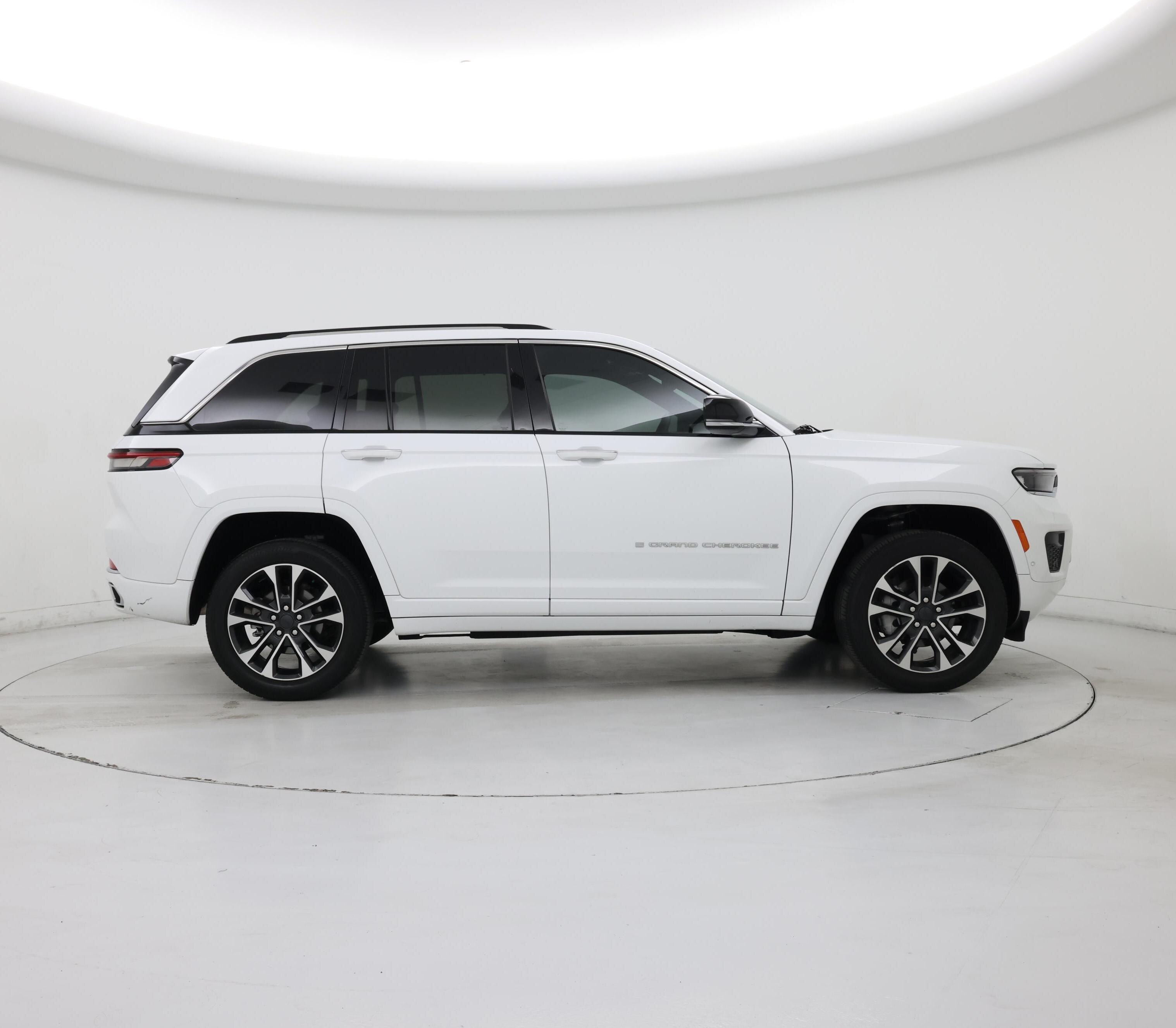 Thumbnail: 2022 Jeep Grand Cherokee - 7