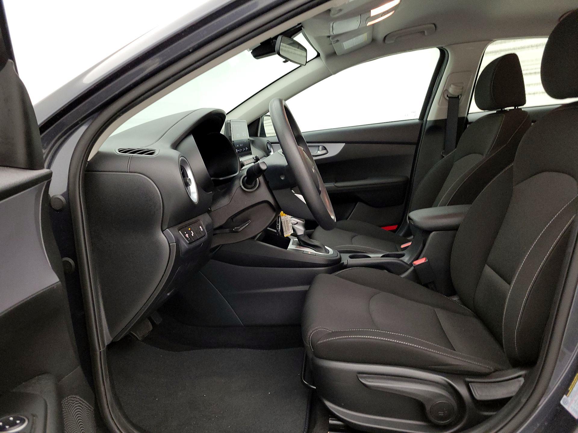 Thumbnail: 2023 Kia Forte - 11