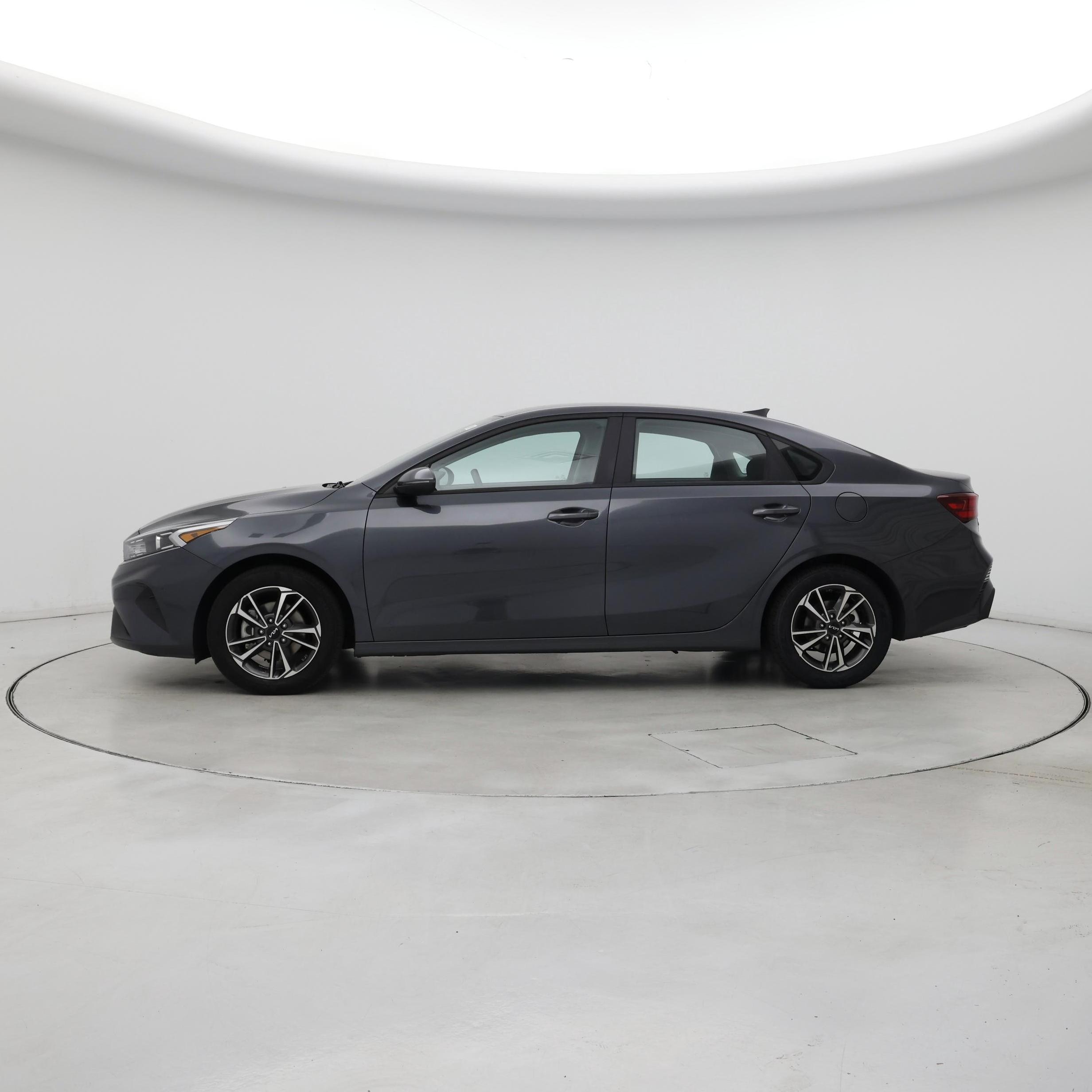 Thumbnail: 2023 Kia Forte - 3