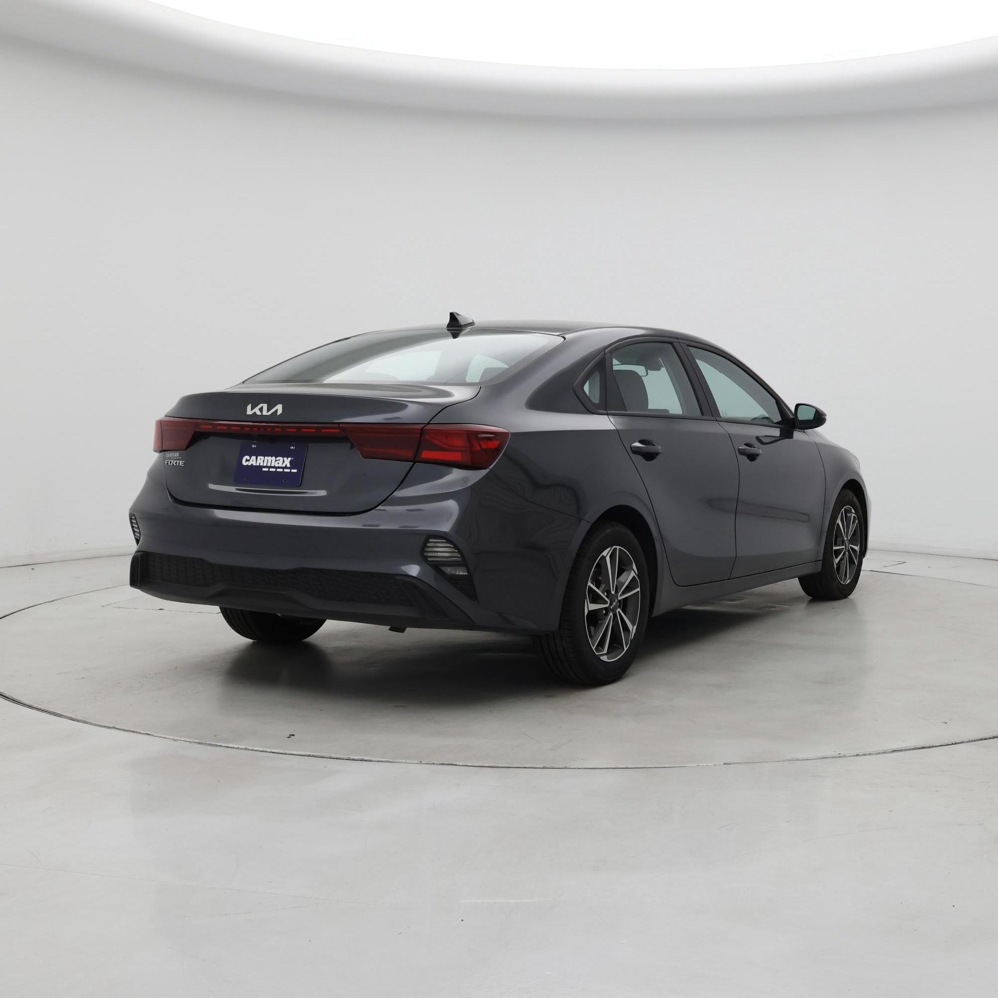 Thumbnail: 2023 Kia Forte - 8