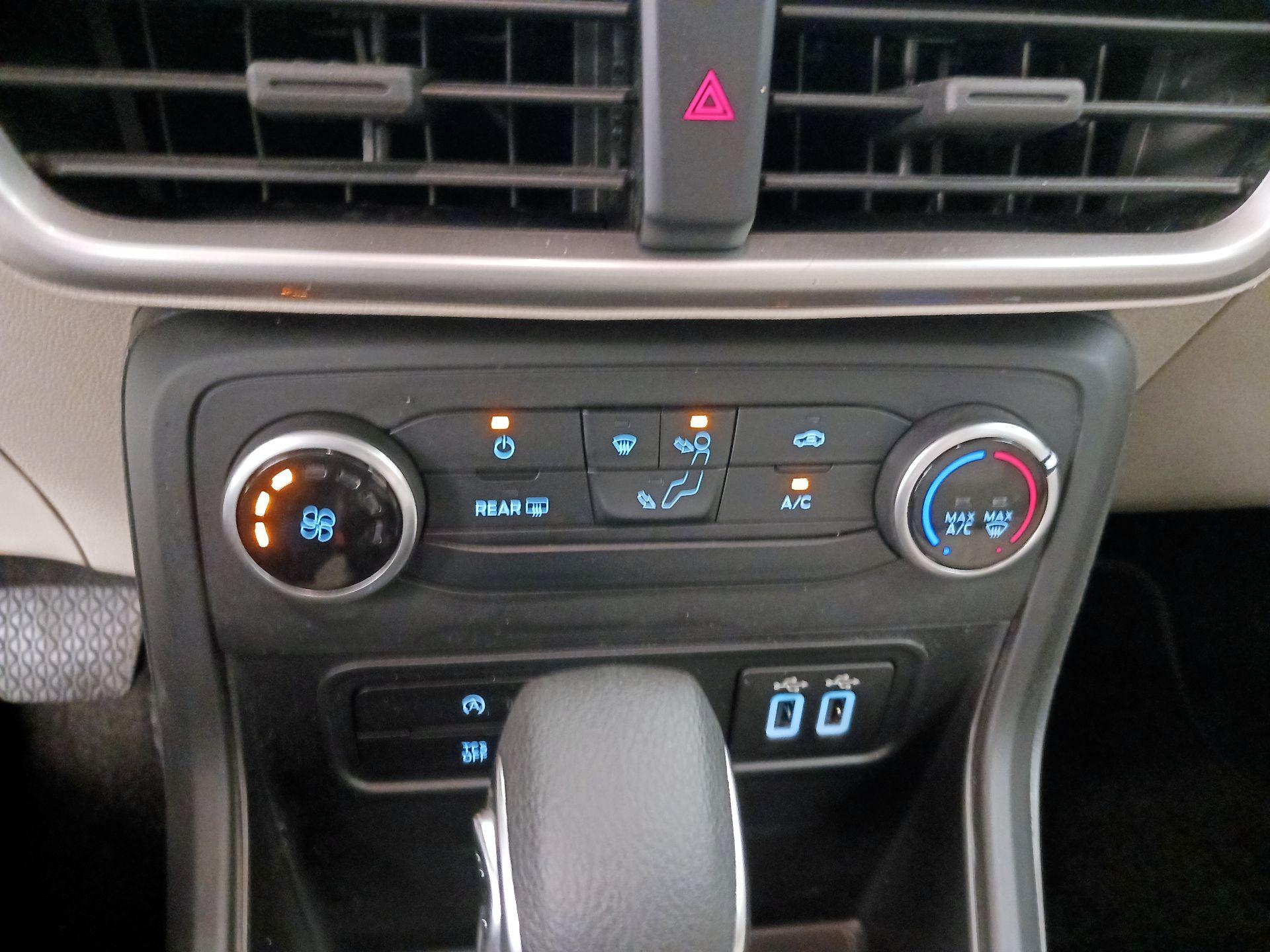 Thumbnail: 2021 Ford EcoSport - 17