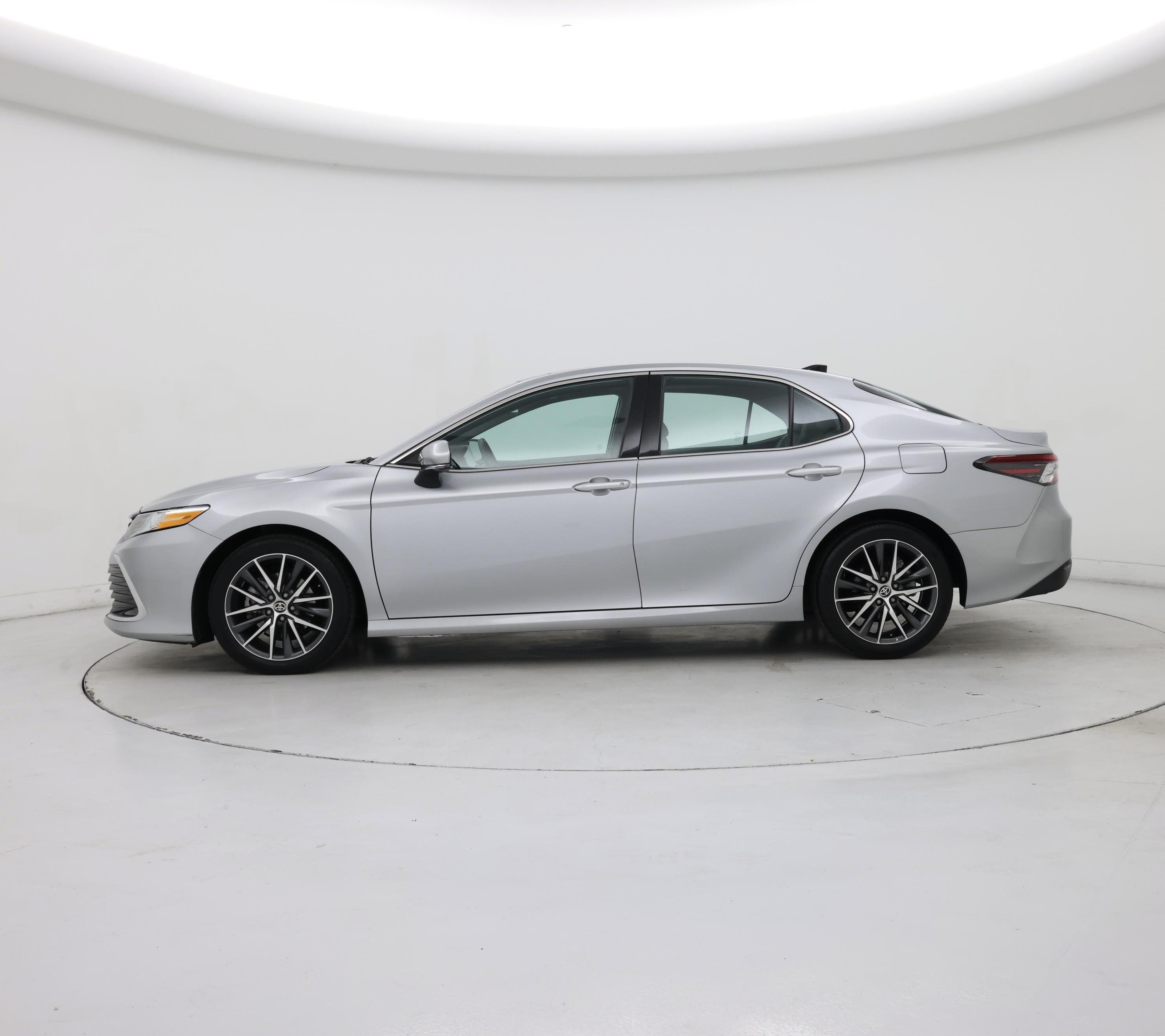 Thumbnail: 2021 Toyota Camry - 3