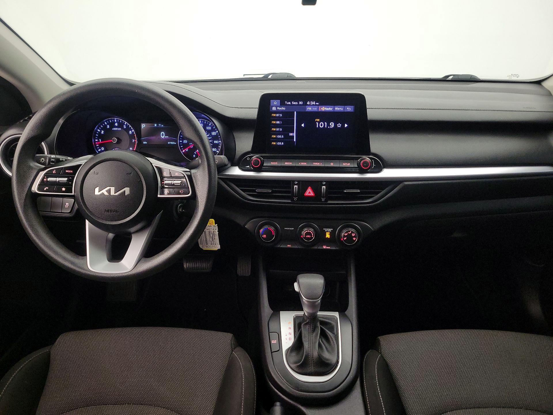 Thumbnail: 2022 Kia Forte - 9